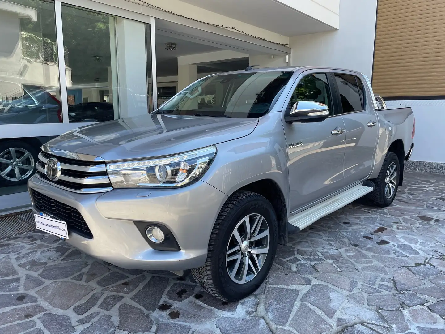 Toyota Hilux 2.4 d-4d double cab 4wd auto EXECUTIVE GANCIO TRAI Argento - 1