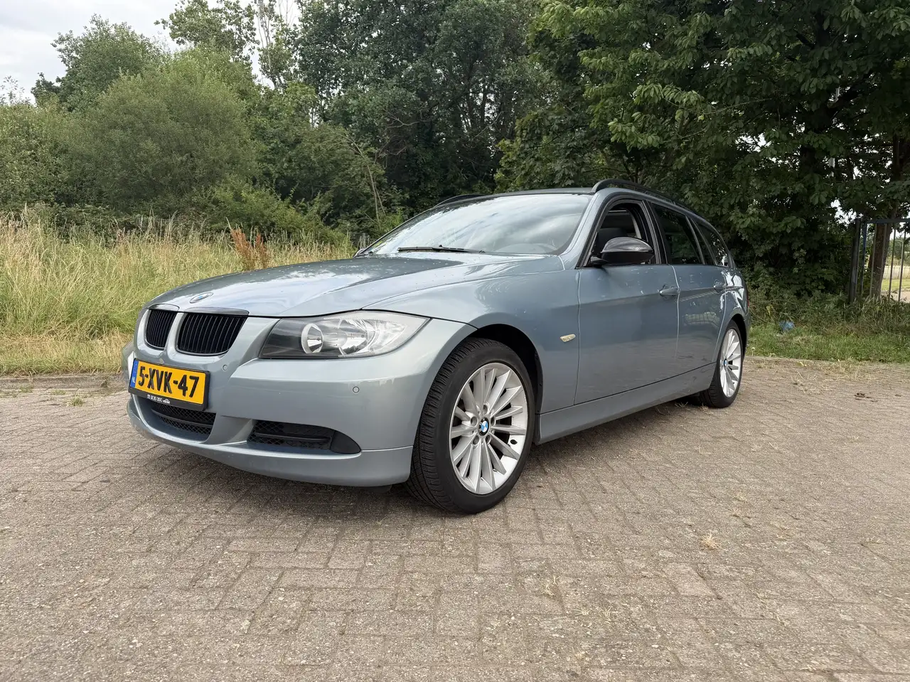 BMW 330