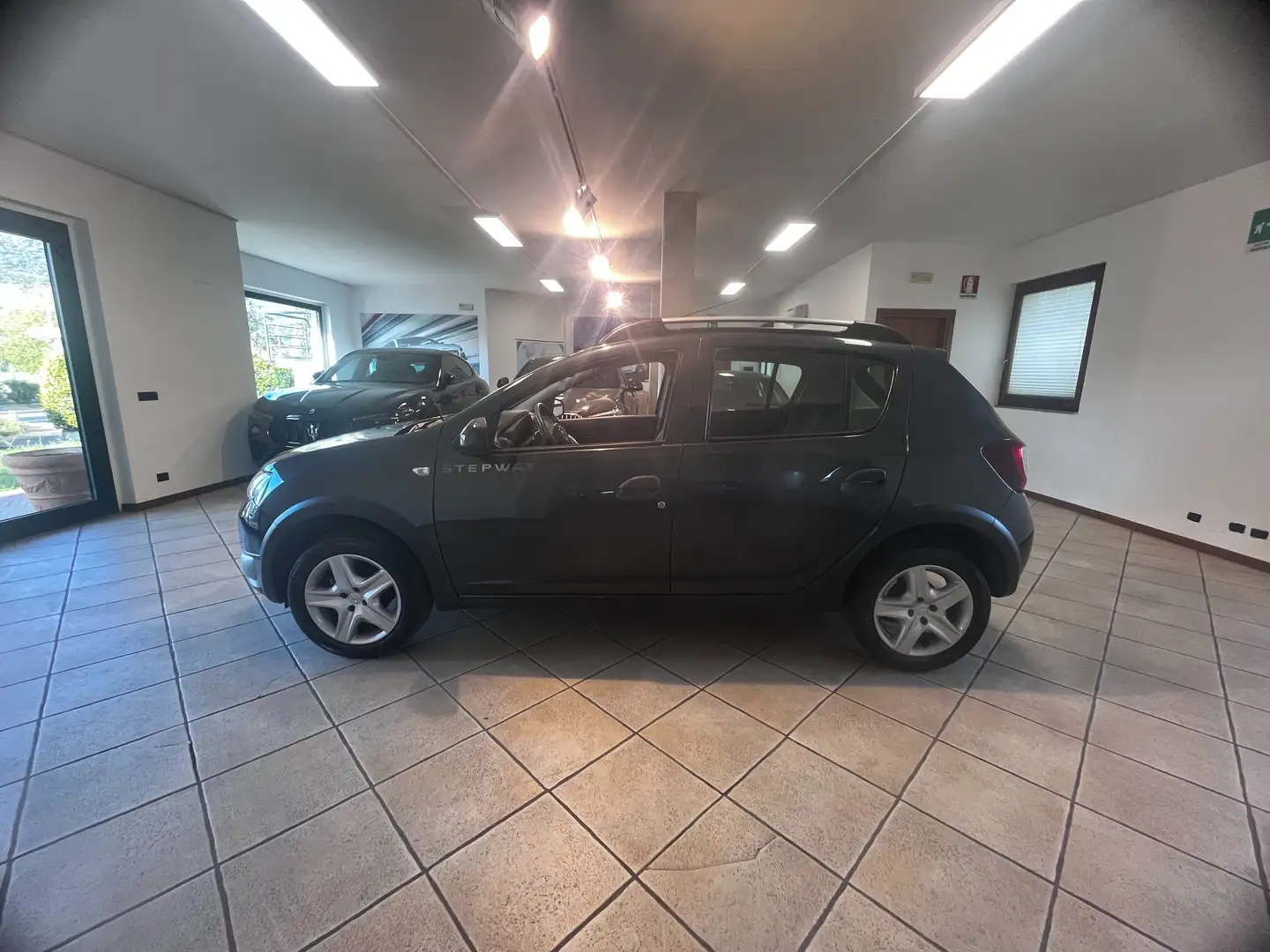 Dacia Sandero Stepway 1.5 dci (prestige) UNICO PROPRIETARIO Gris - 2