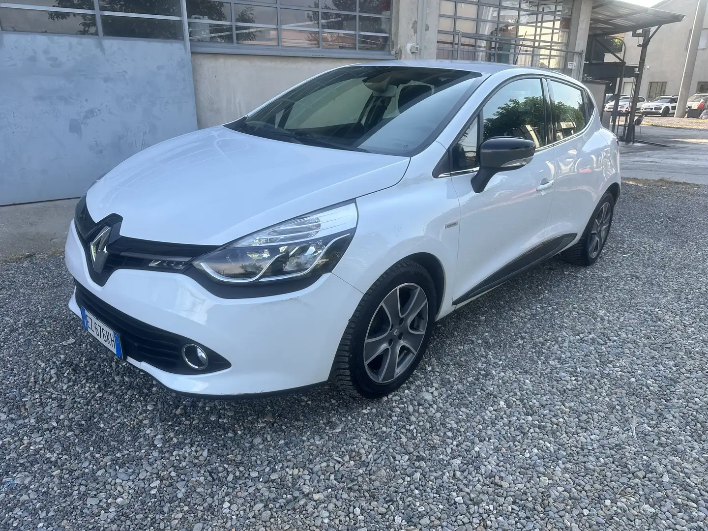 Renault Clio 5p 1.2 bnz/ frizione e cinghia fatte da poco Bianco - 1