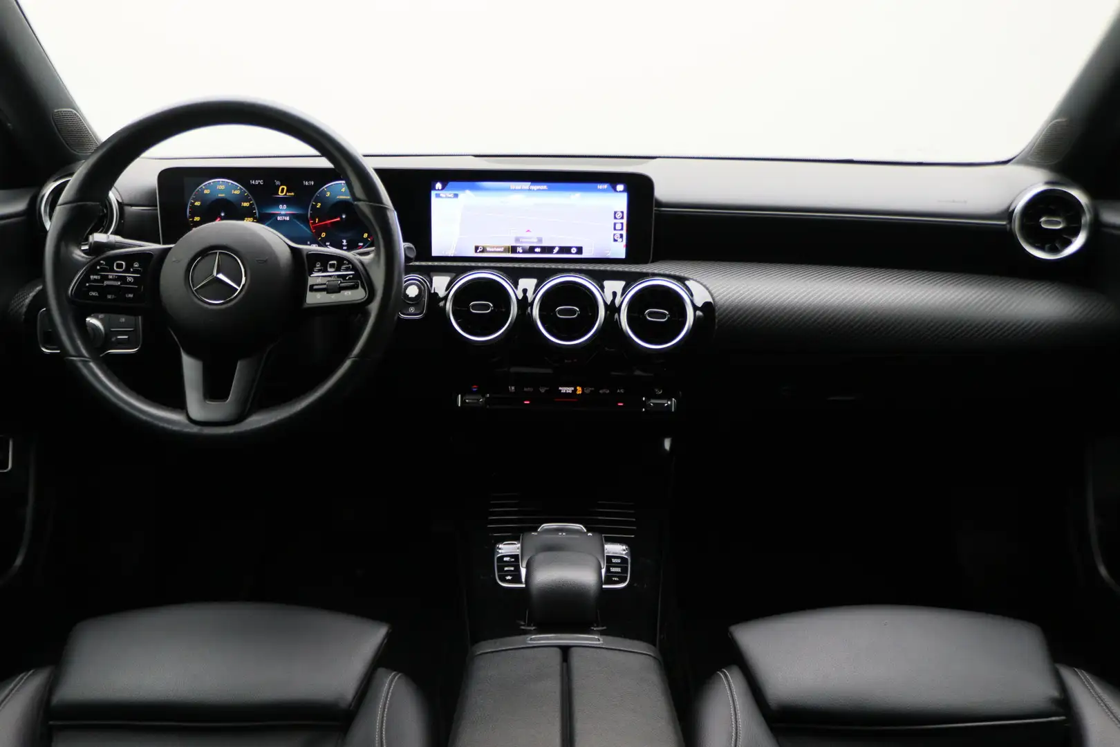 Mercedes-Benz A 200 Launch Edition Automaat LED, Apple Carplay, Lane A Šedá - 2