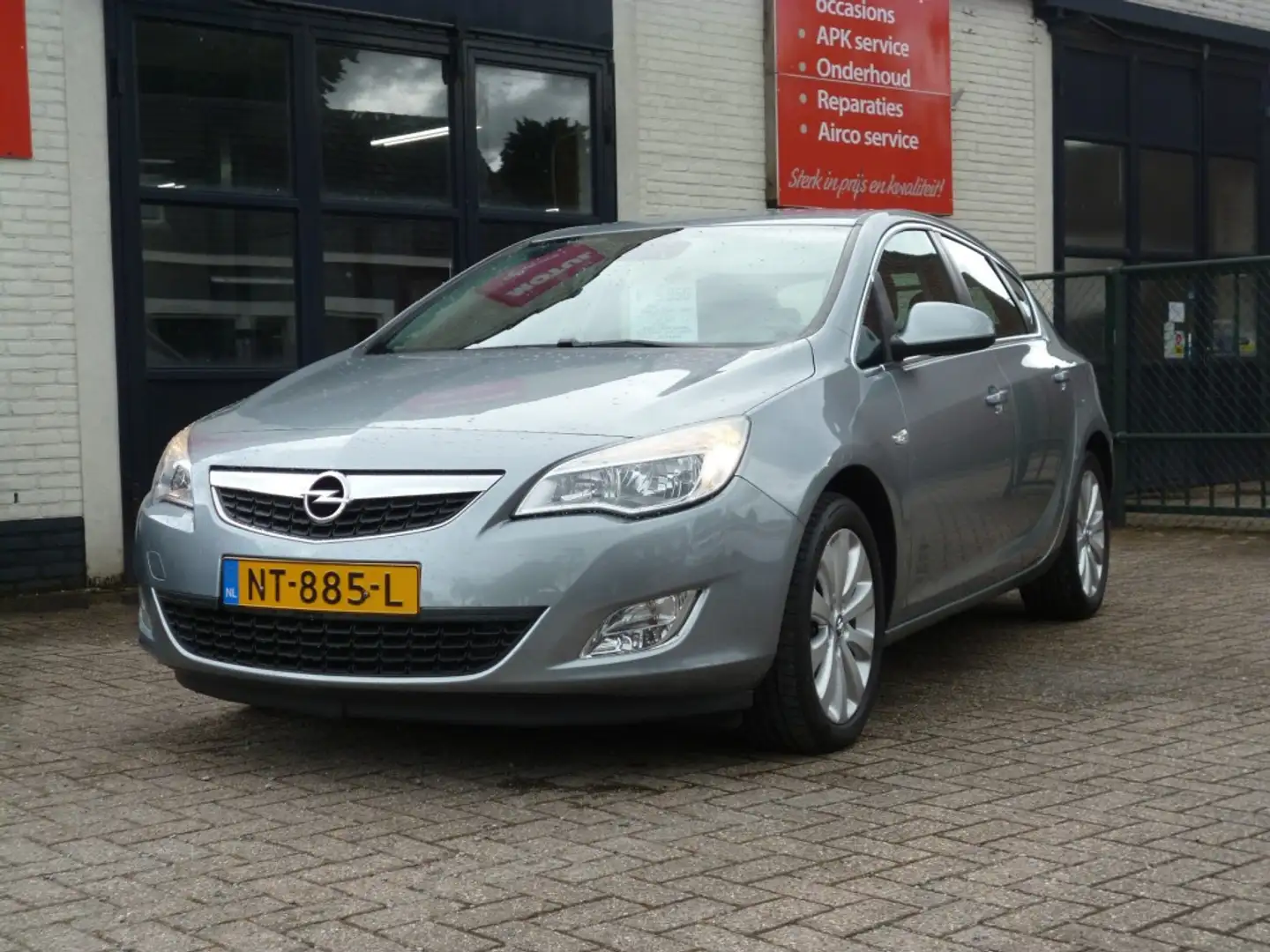 Opel Astra 1.4 Turbo Sport 140 Pk Grijs - 1