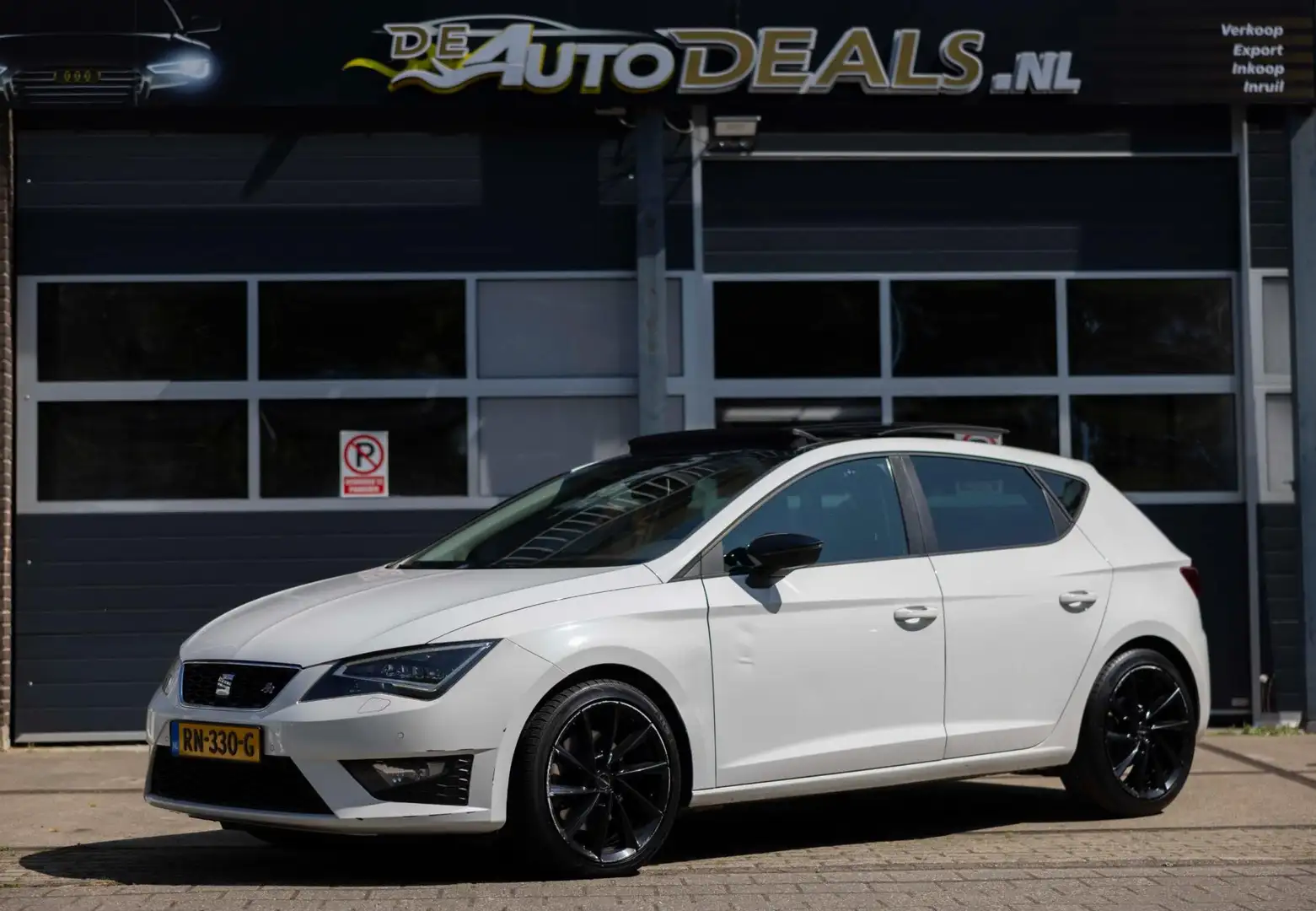 SEAT Leon 1.8 TSI FR 180PK PANO AUTOMAAT ZIE FOTOS Wit - 2