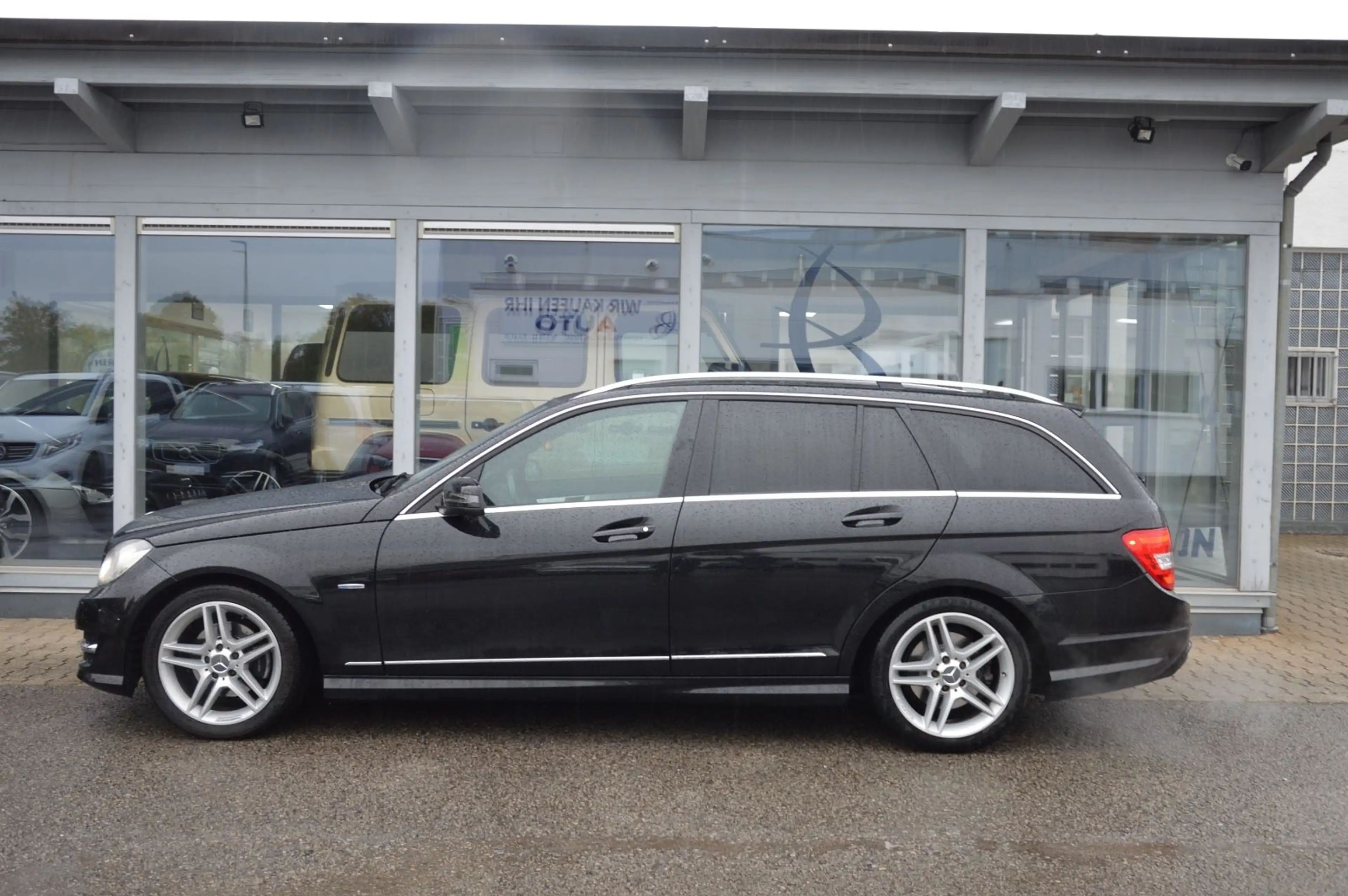 Mercedes-Benz C 220 *AMG*PANO*STANDHEIZUNG*NAVI*7-G*SPORTPAKET — photo 2