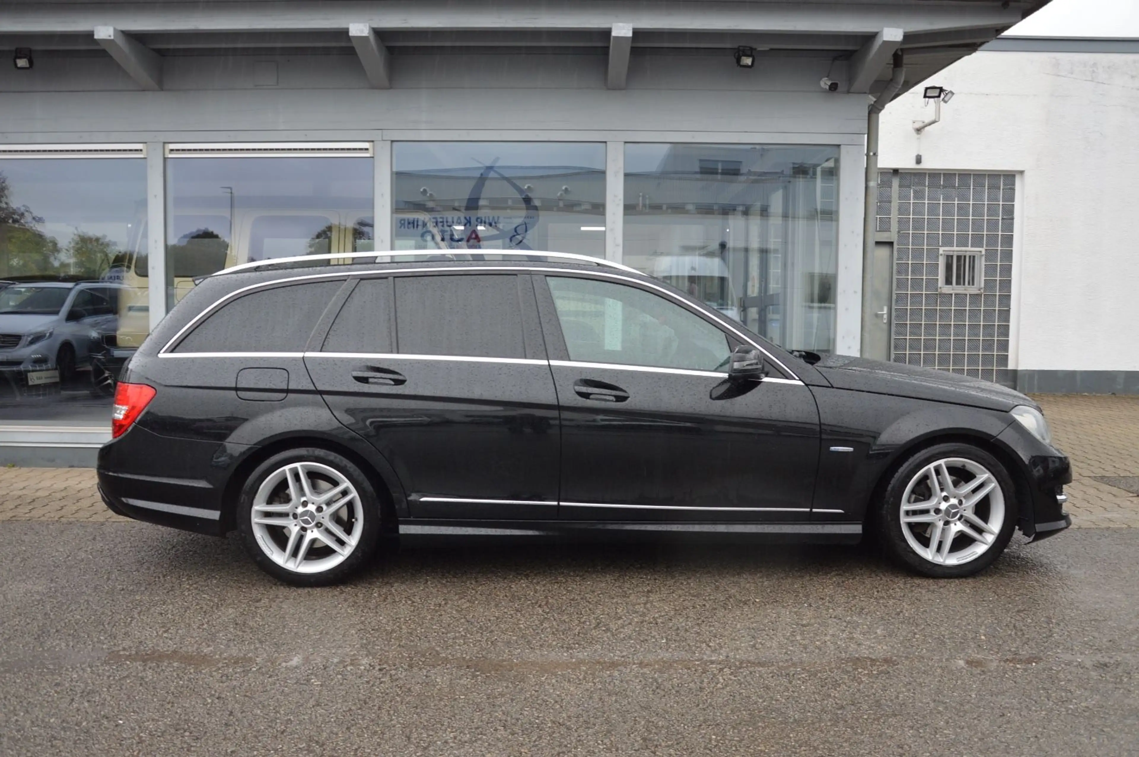 Mercedes-Benz C 220 *AMG*PANO*STANDHEIZUNG*NAVI*7-G*SPORTPAKET — photo 5