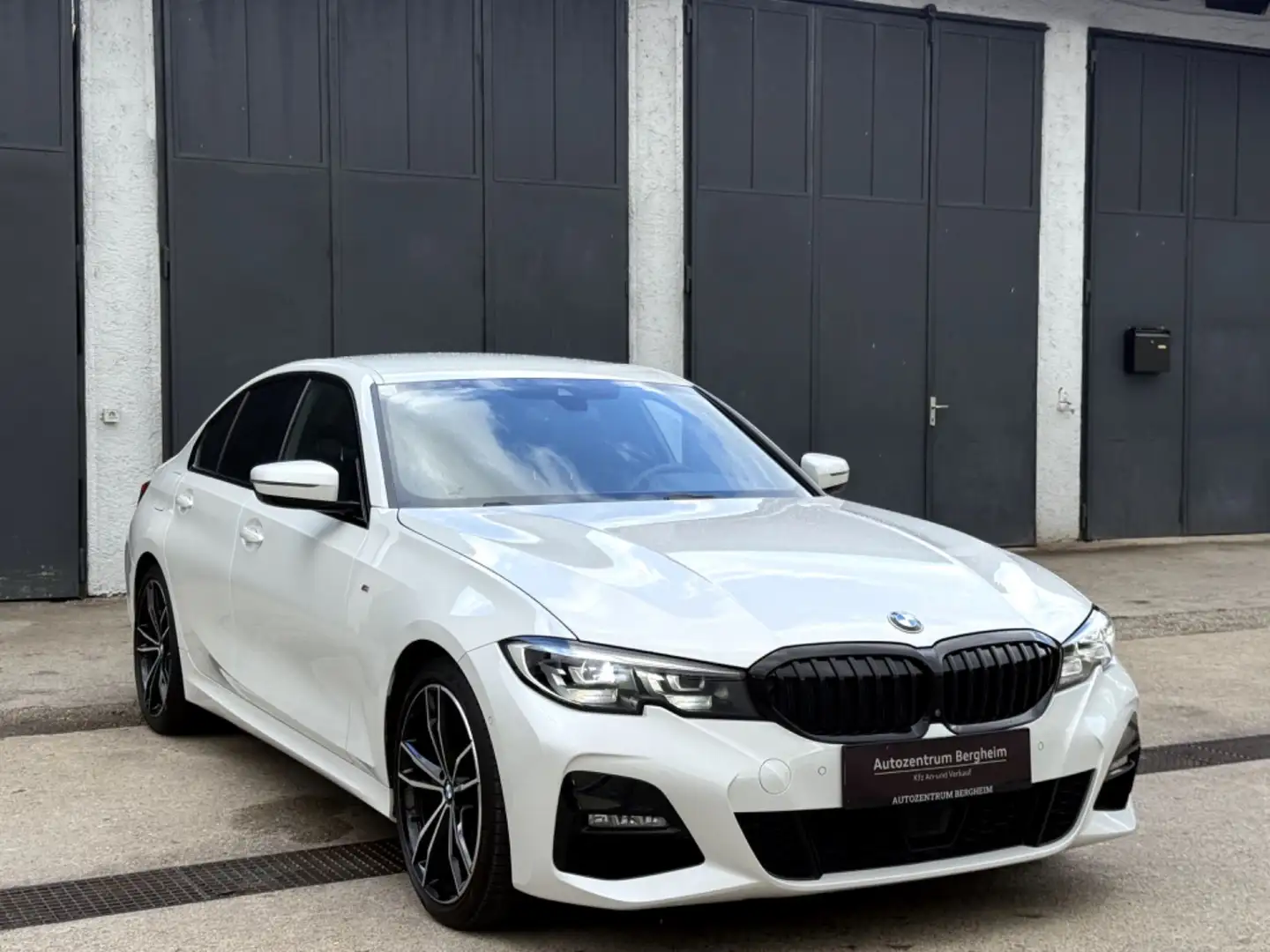 BMW 320 Allrad (G20) xDrive Aut. Weiß - 1