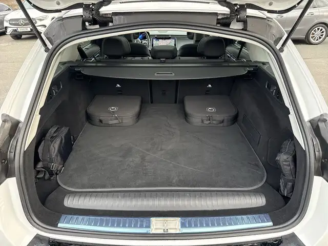Mercedes-Benz E 300 de 4MATIC T-Modell All-Terrain mit EQ Hybrid Ansicht 16