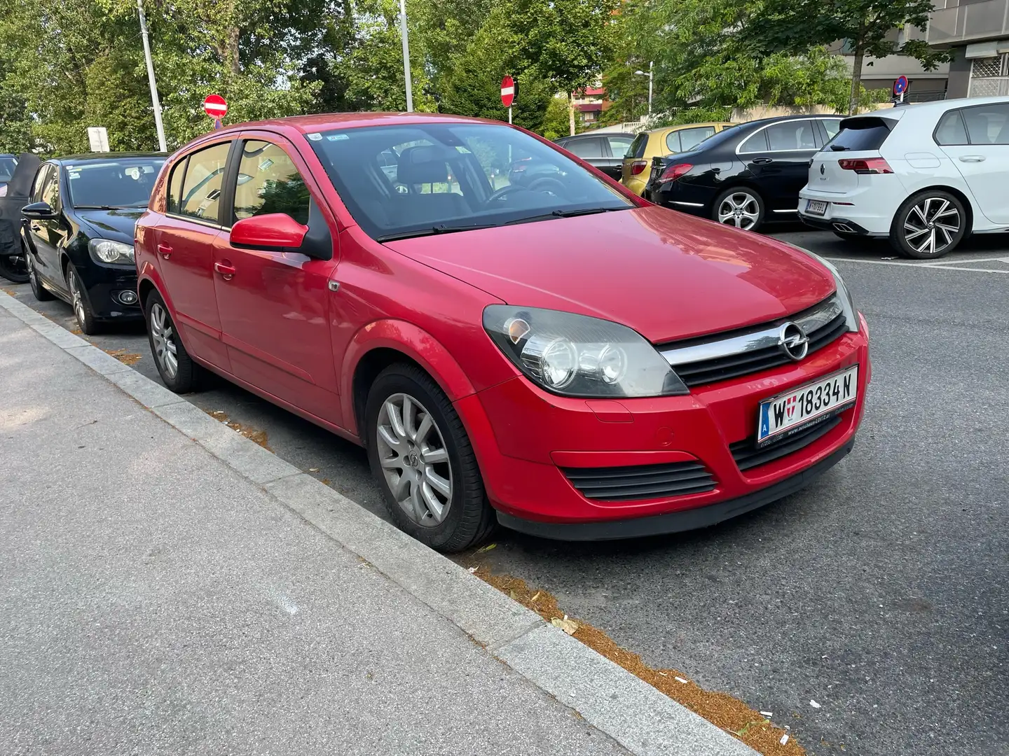 Opel Astra Premiumline Rot - 1
