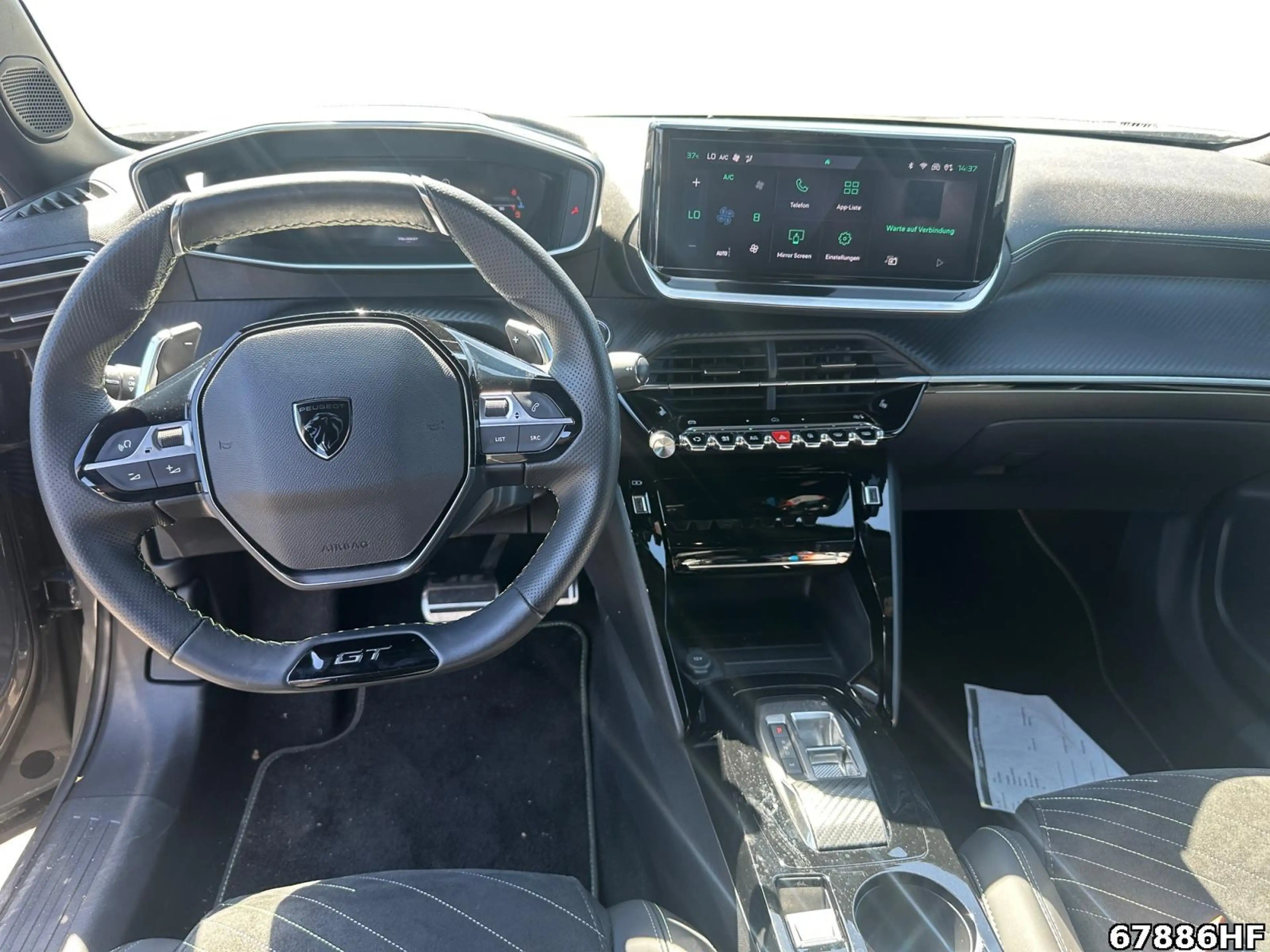 Peugeot 2008 GT — photo 8