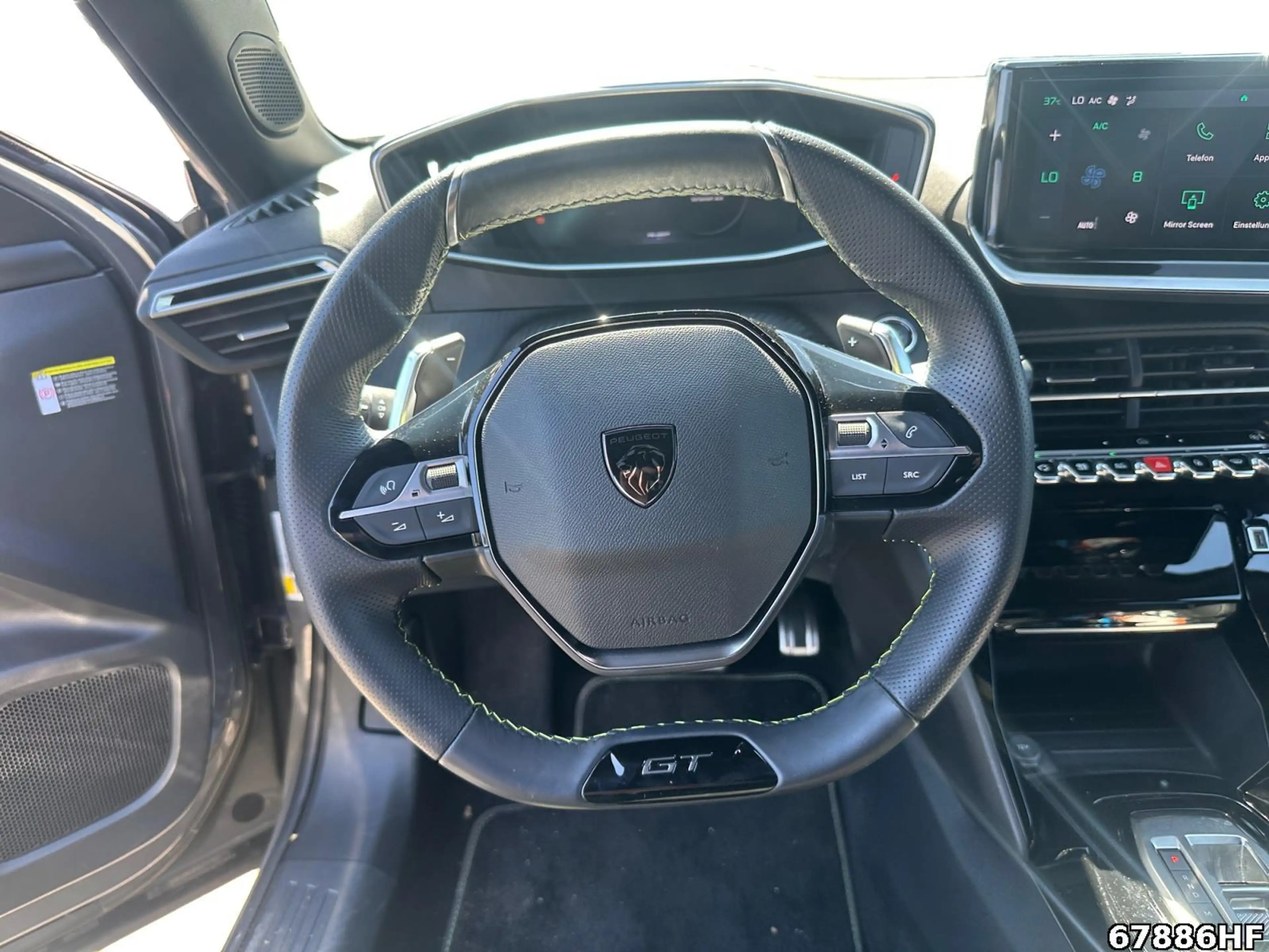 Peugeot 2008 GT — photo 9