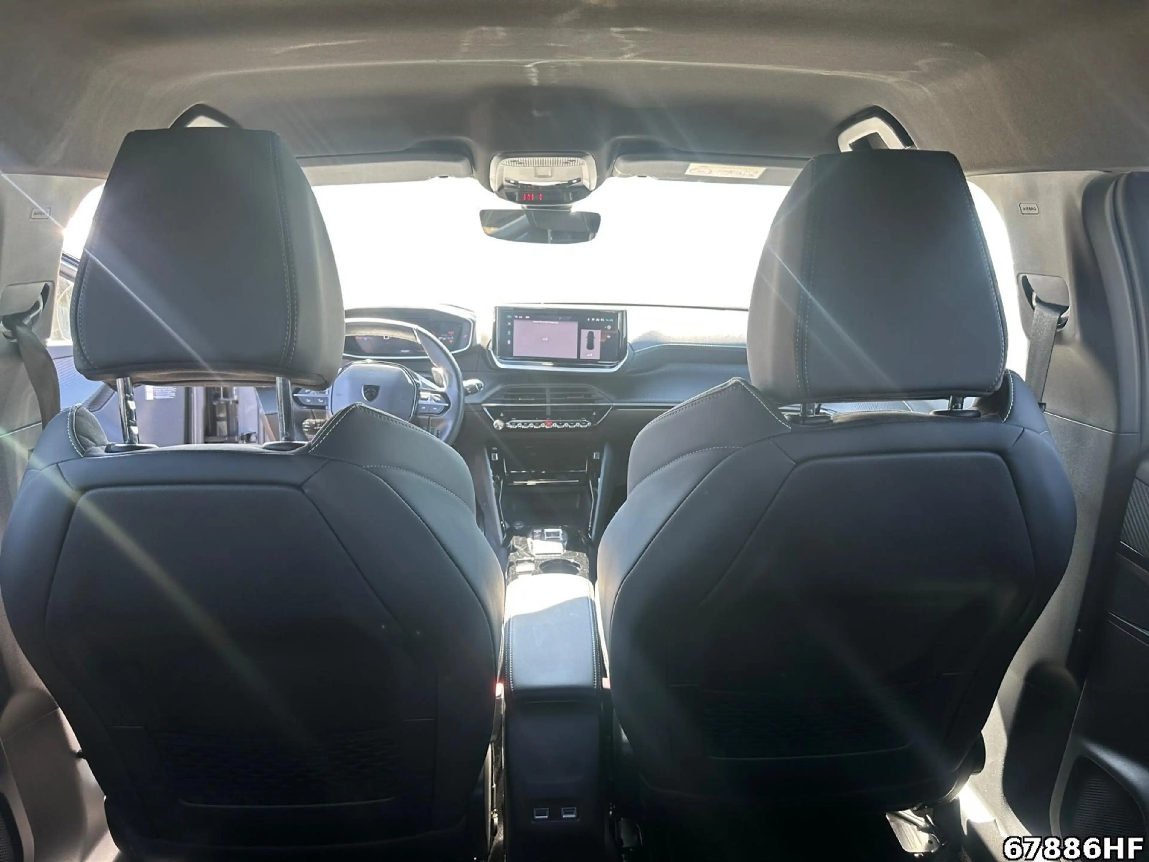Peugeot 2008 GT — photo 14