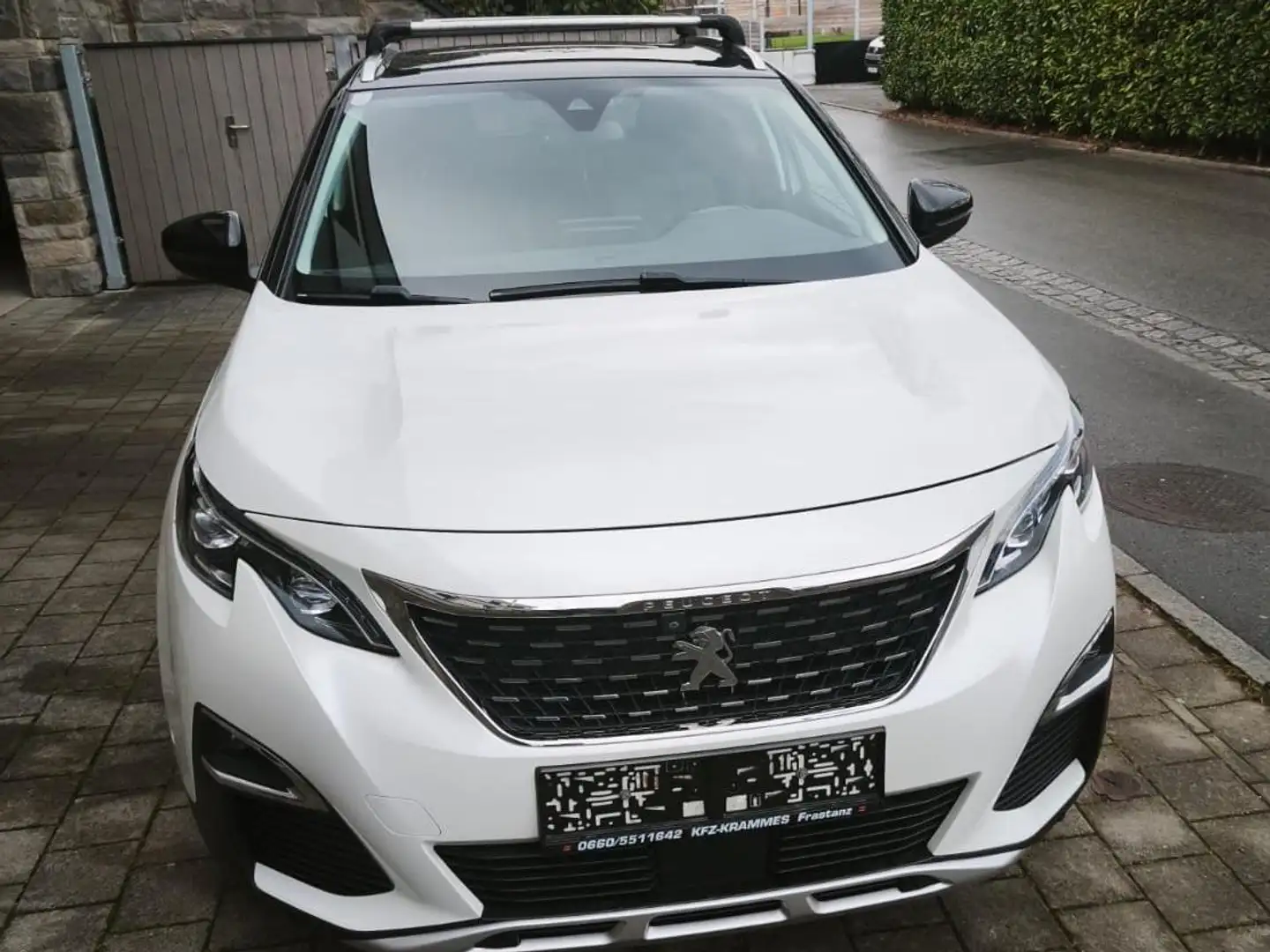 Peugeot 3008 3008 1,2 PureTech 130 S Weiß - 2
