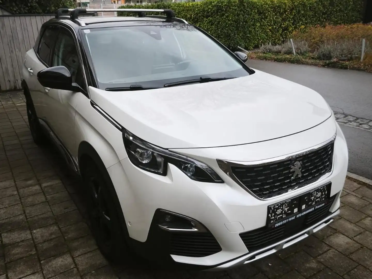 Peugeot 3008 3008 1,2 PureTech 130 S Weiß - 1