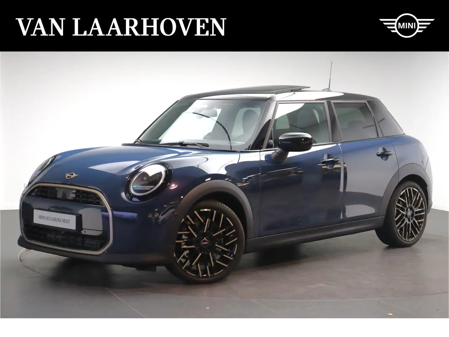 MINI Cooper C Hatchback Automaat / Favoured / Pakket M / 18 inc Blauw - 1