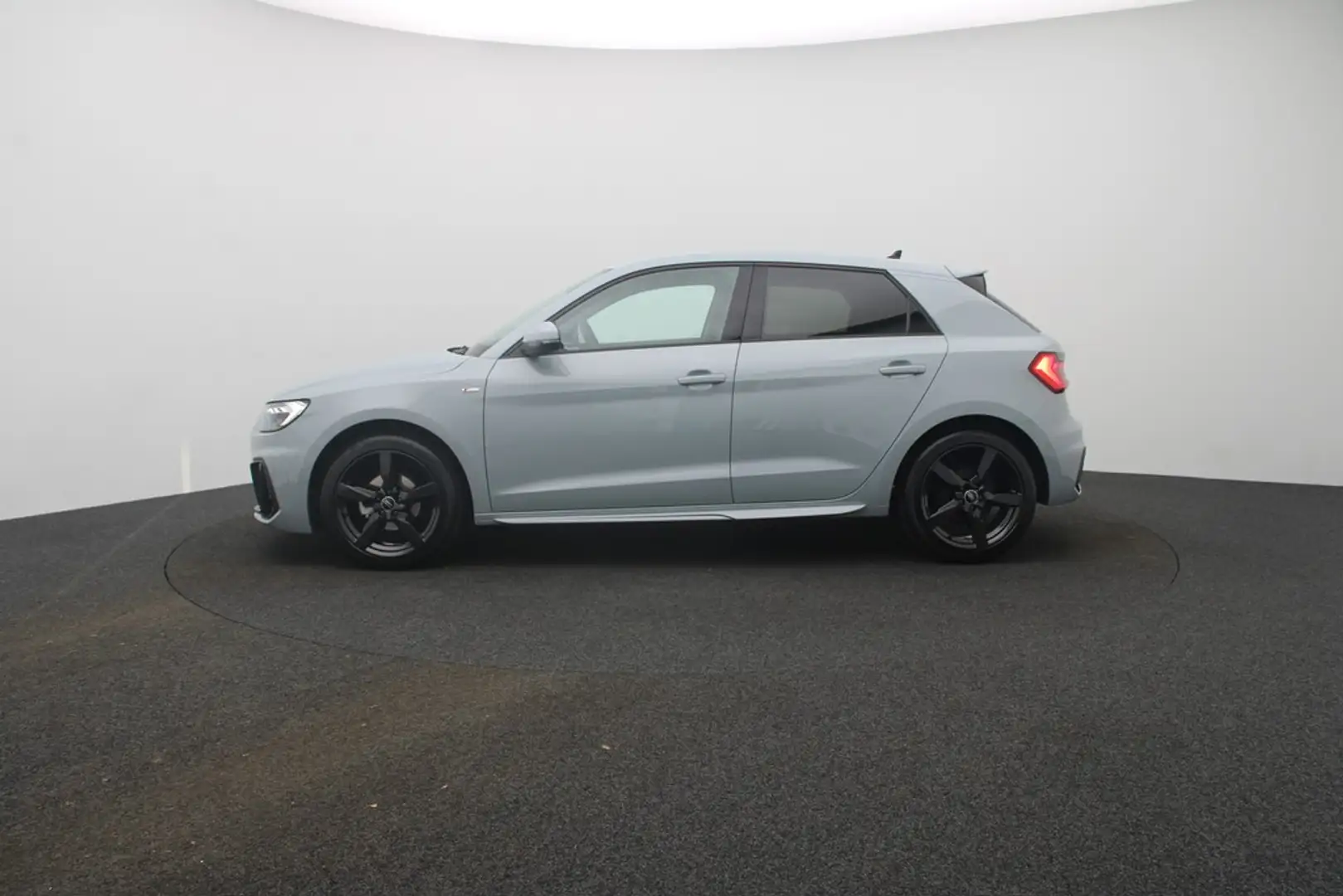 Audi A1 Sportback 25 TFSI S line LED Navi ACC DAB Gris - 2