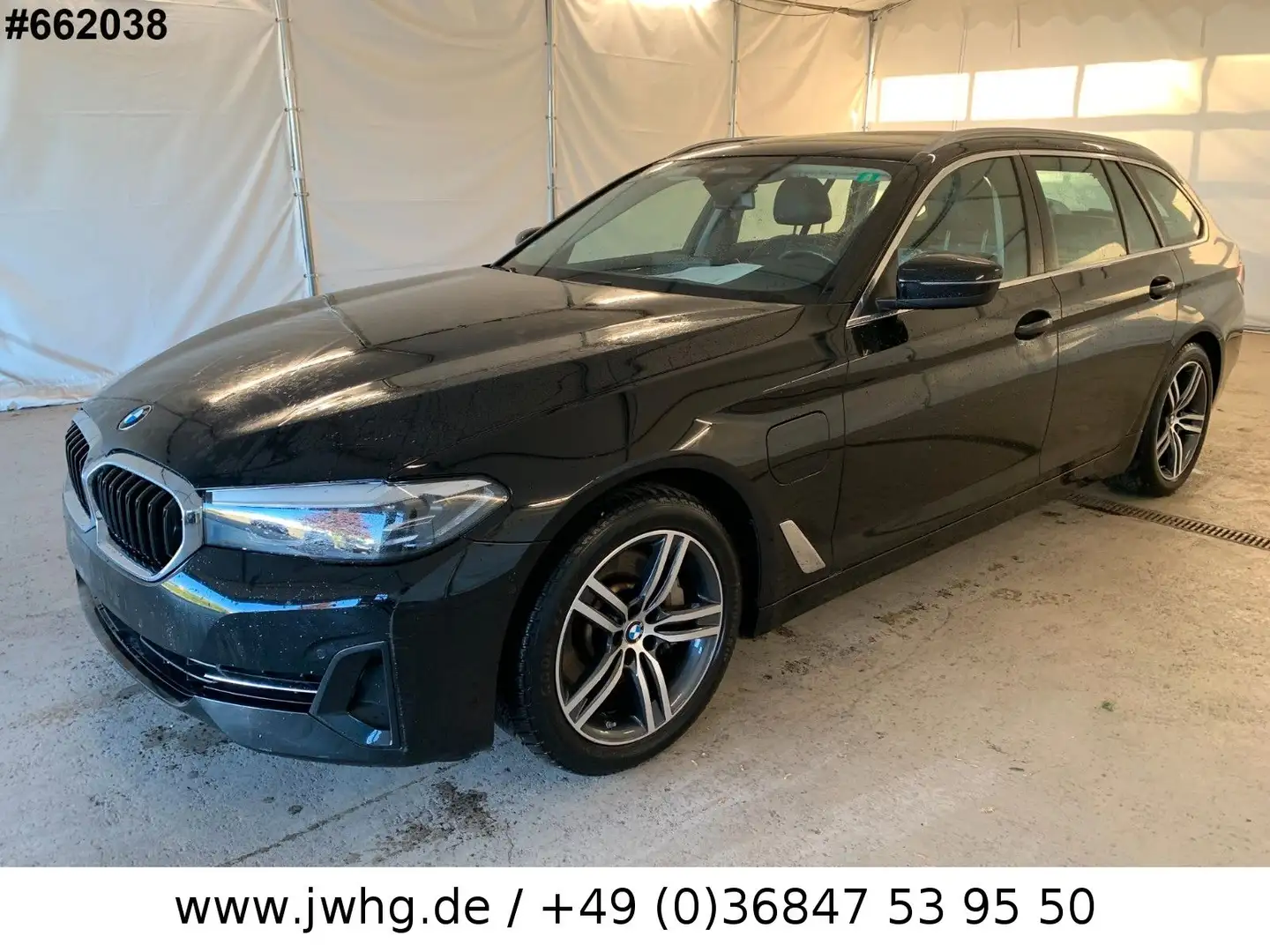BMW 530 e Nav+VLeder 19"DrivingProf CockpProf 4xSH Schwarz - 1