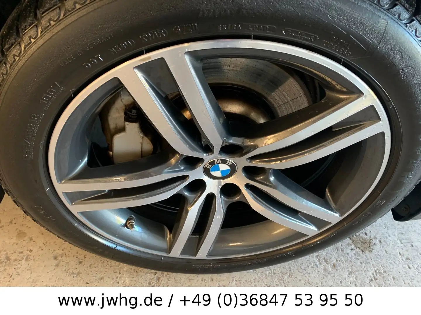 BMW 530 e Nav+VLeder 19"DrivingProf CockpProf 4xSH Schwarz - 2