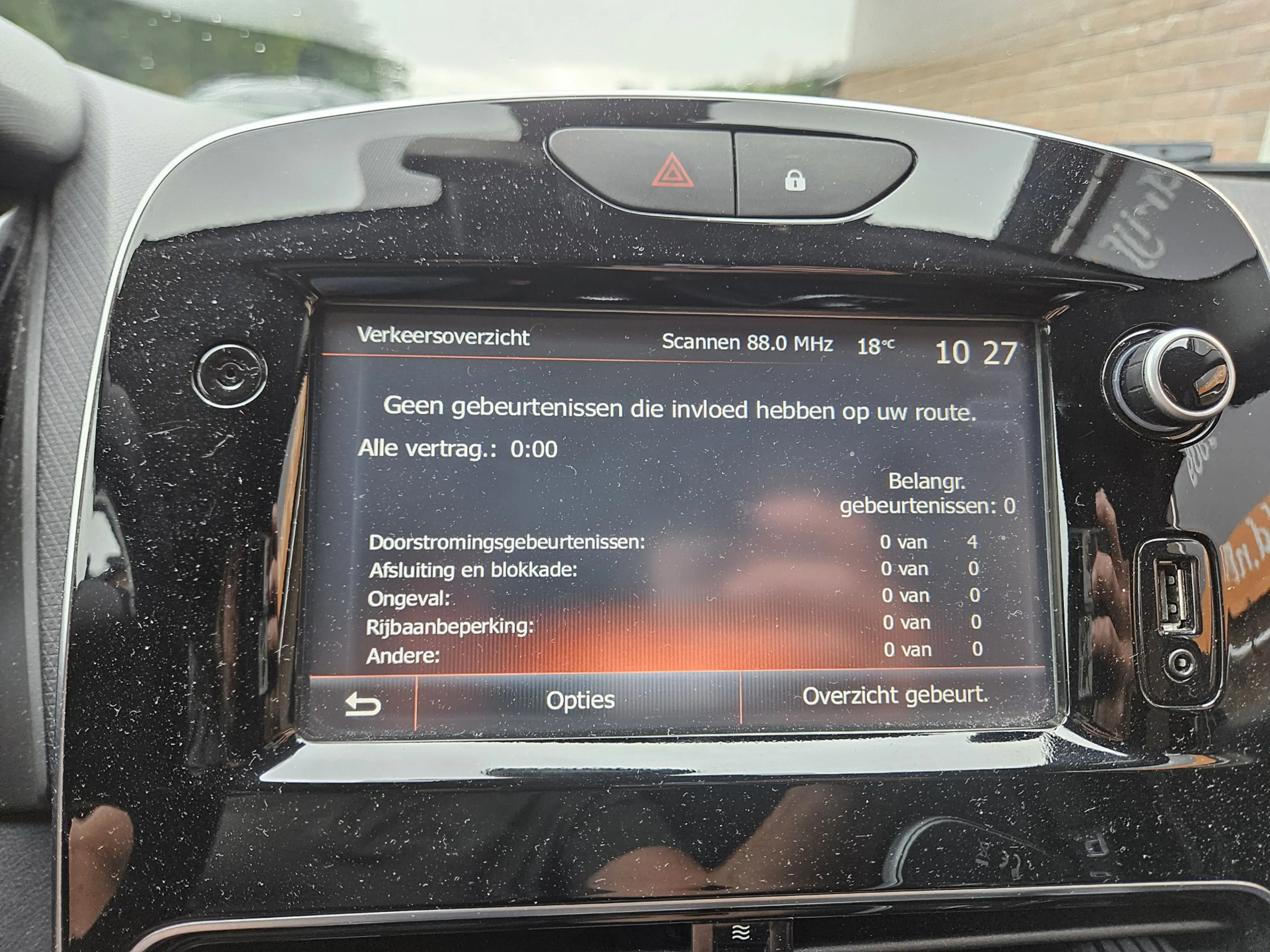 Renault Clio Estate 0.9 TCe Intens — photo 14
