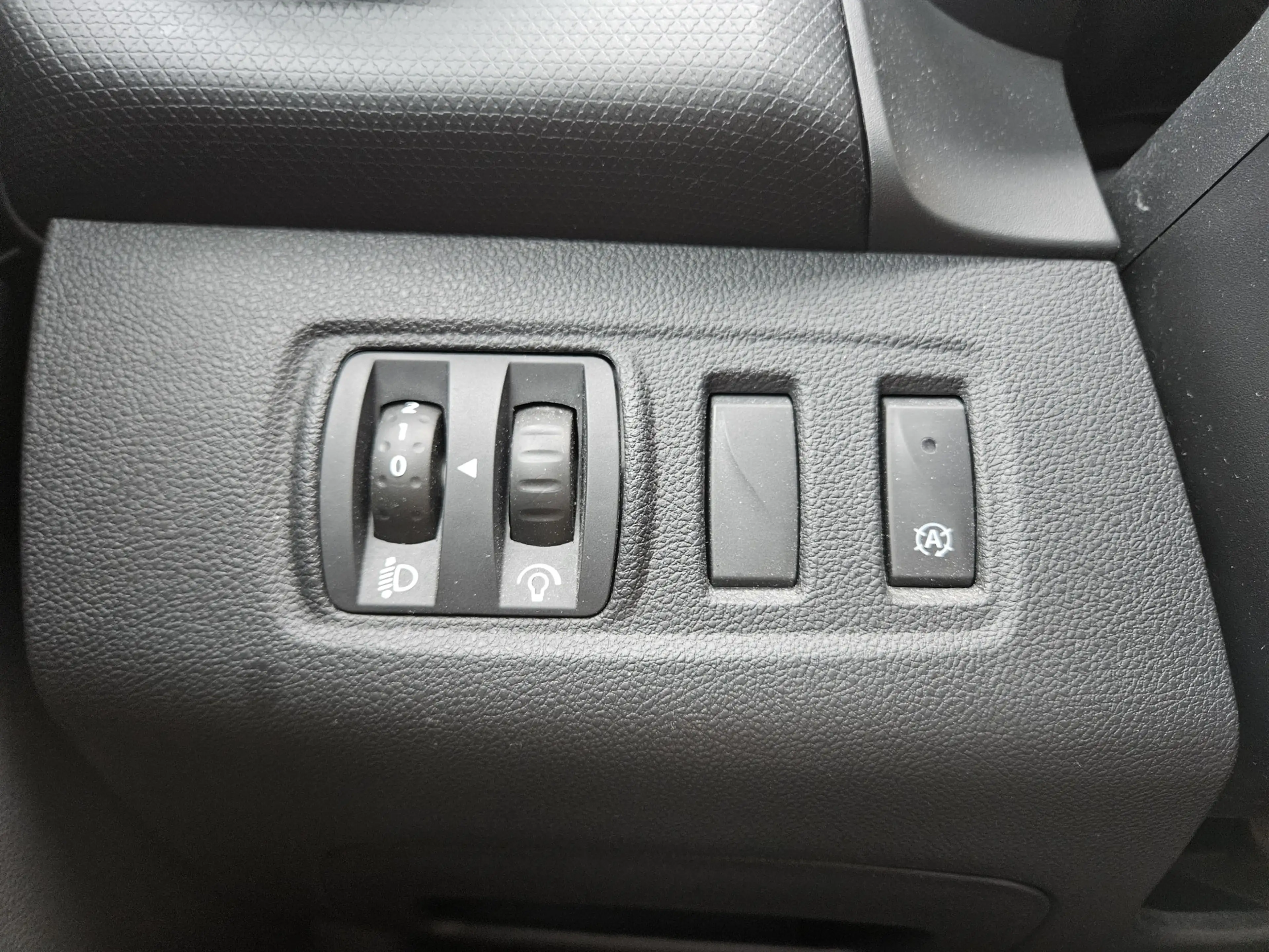 Renault Clio Estate 0.9 TCe Intens — photo 24