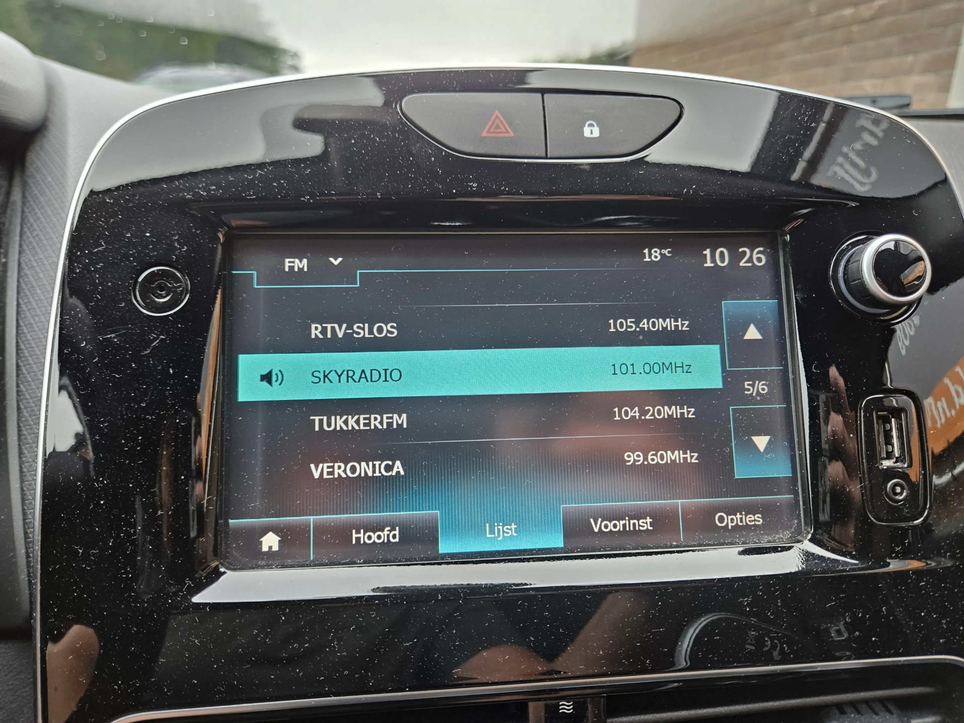 Renault Clio Estate 0.9 TCe Intens — photo 12