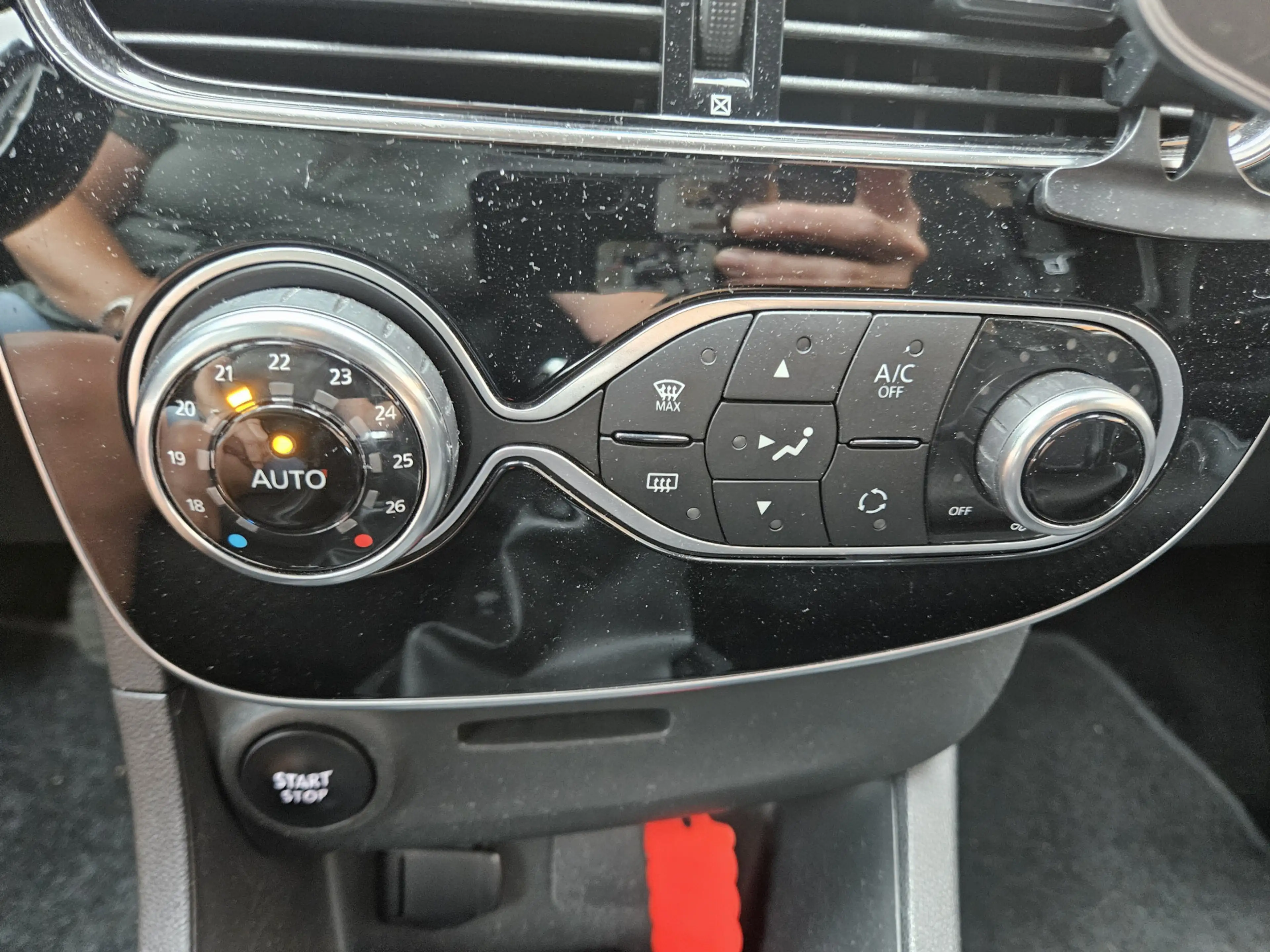 Renault Clio Estate 0.9 TCe Intens — photo 18
