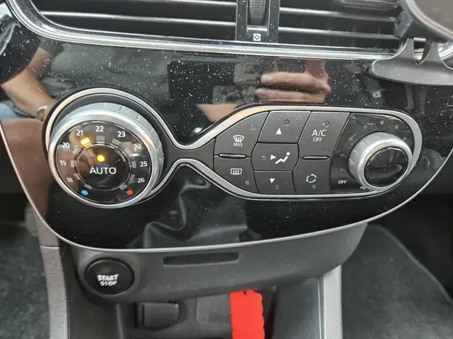 Renault Clio view 18