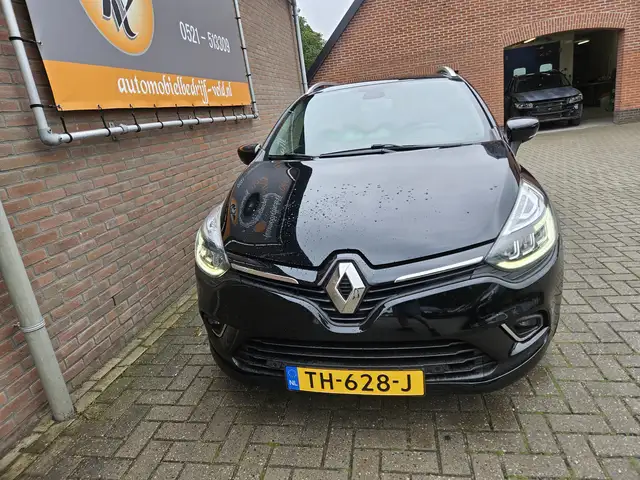 Renault Clio view 2