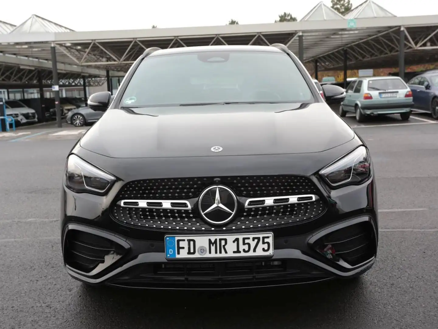 Mercedes-Benz GLA 180 AMG Night MBUX Navi Easy-Pack 360° AHK Schwarz - 2