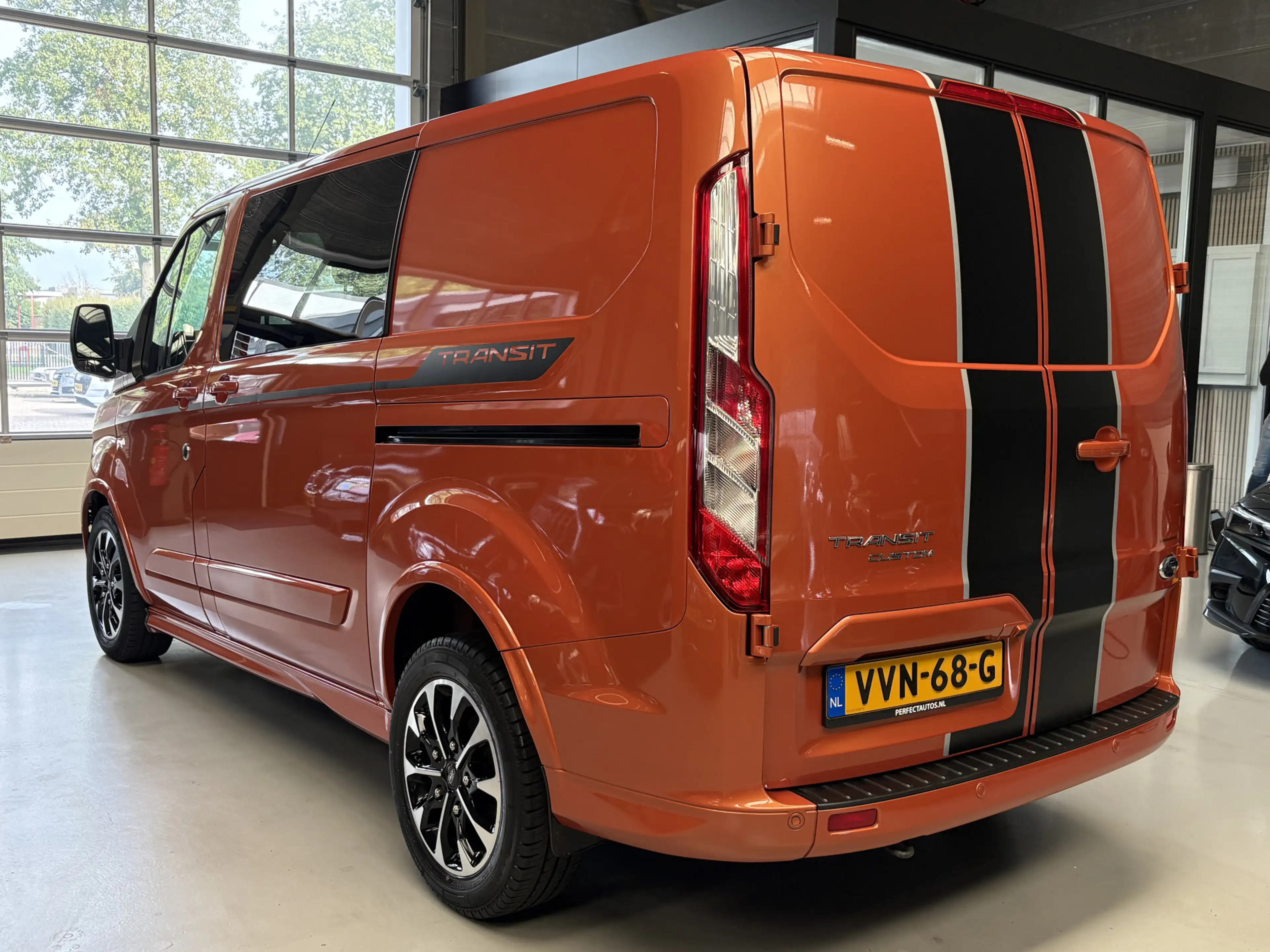 Ford Transit Custom 320 2.0 TDCI L1H1 Sport DC Camera, Cruise, PDC — photo 2