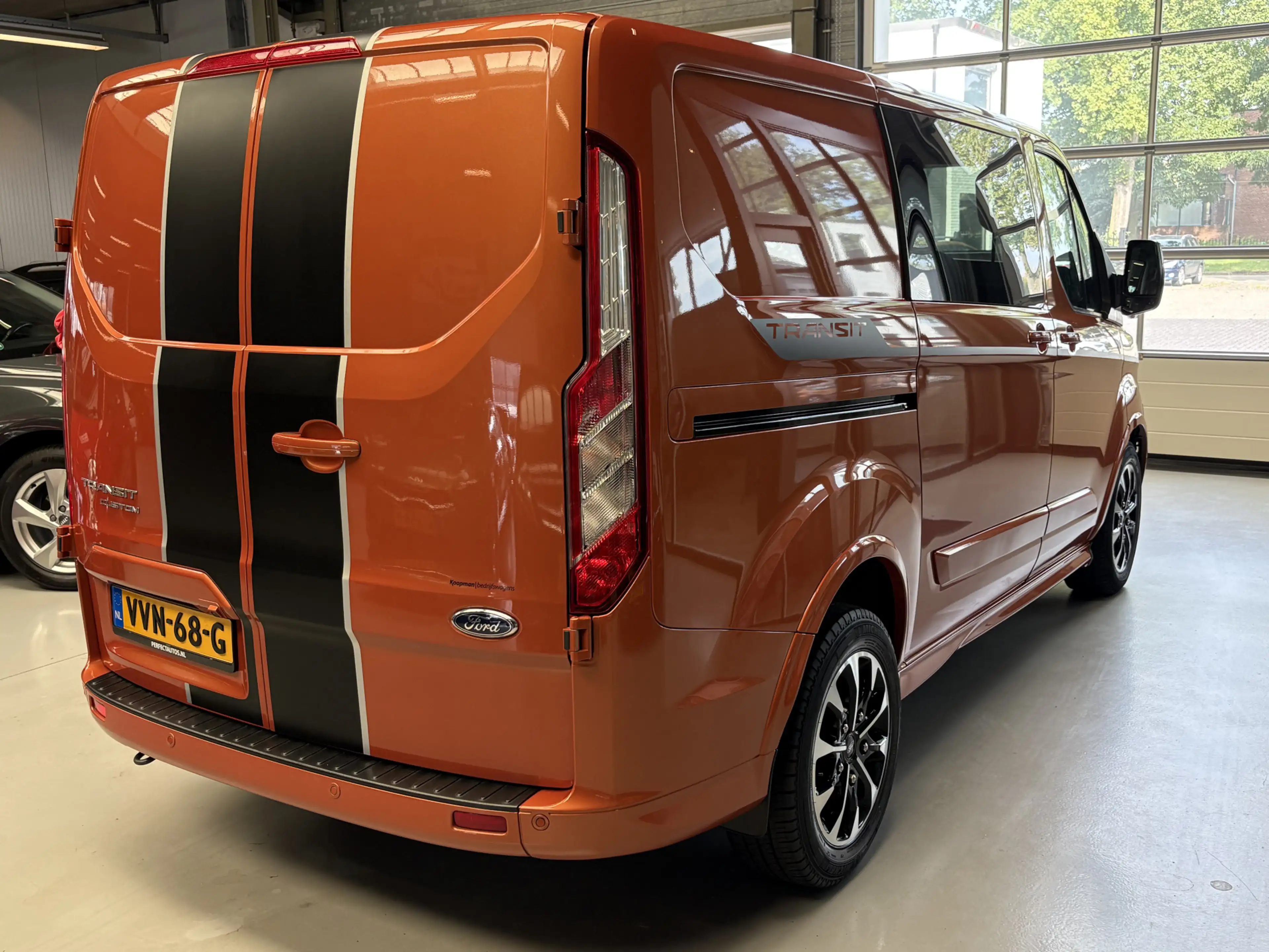 Ford Transit Custom 320 2.0 TDCI L1H1 Sport DC Camera, Cruise, PDC — photo 19