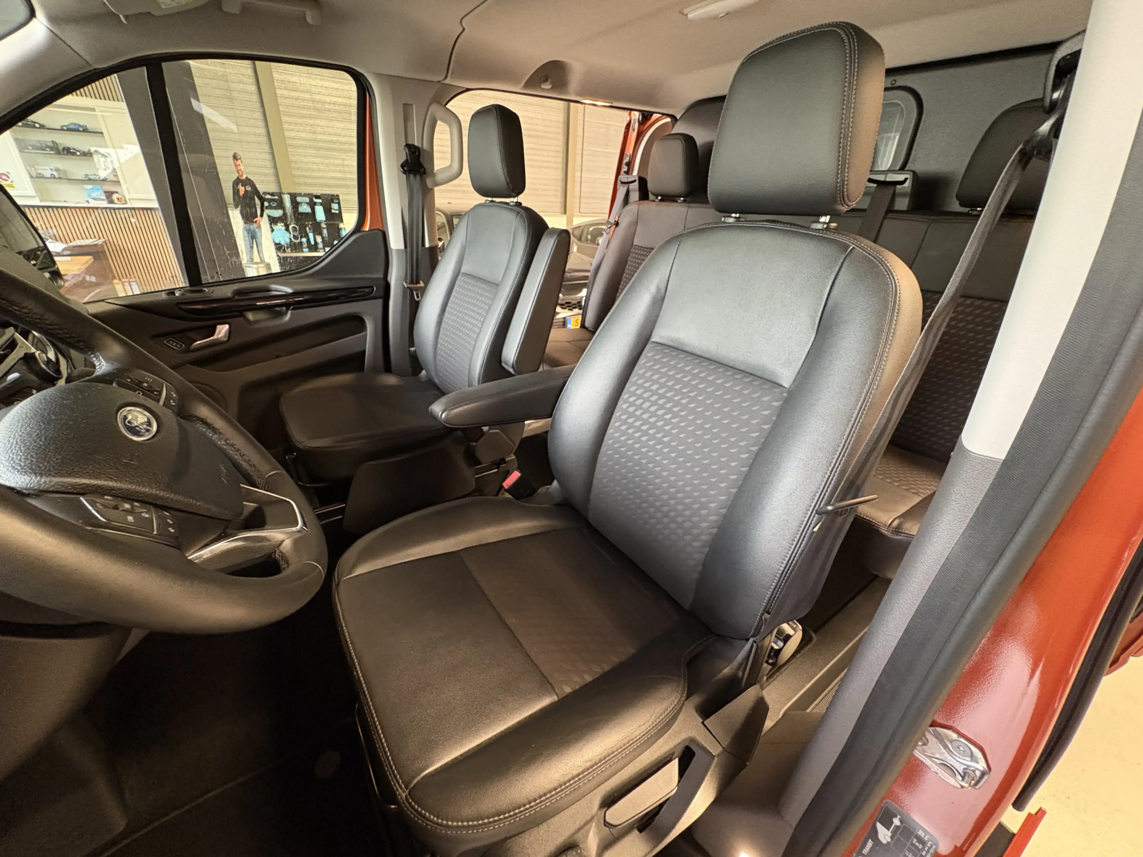 Ford Transit Custom 320 2.0 TDCI L1H1 Sport DC Camera, Cruise, PDC — photo 24