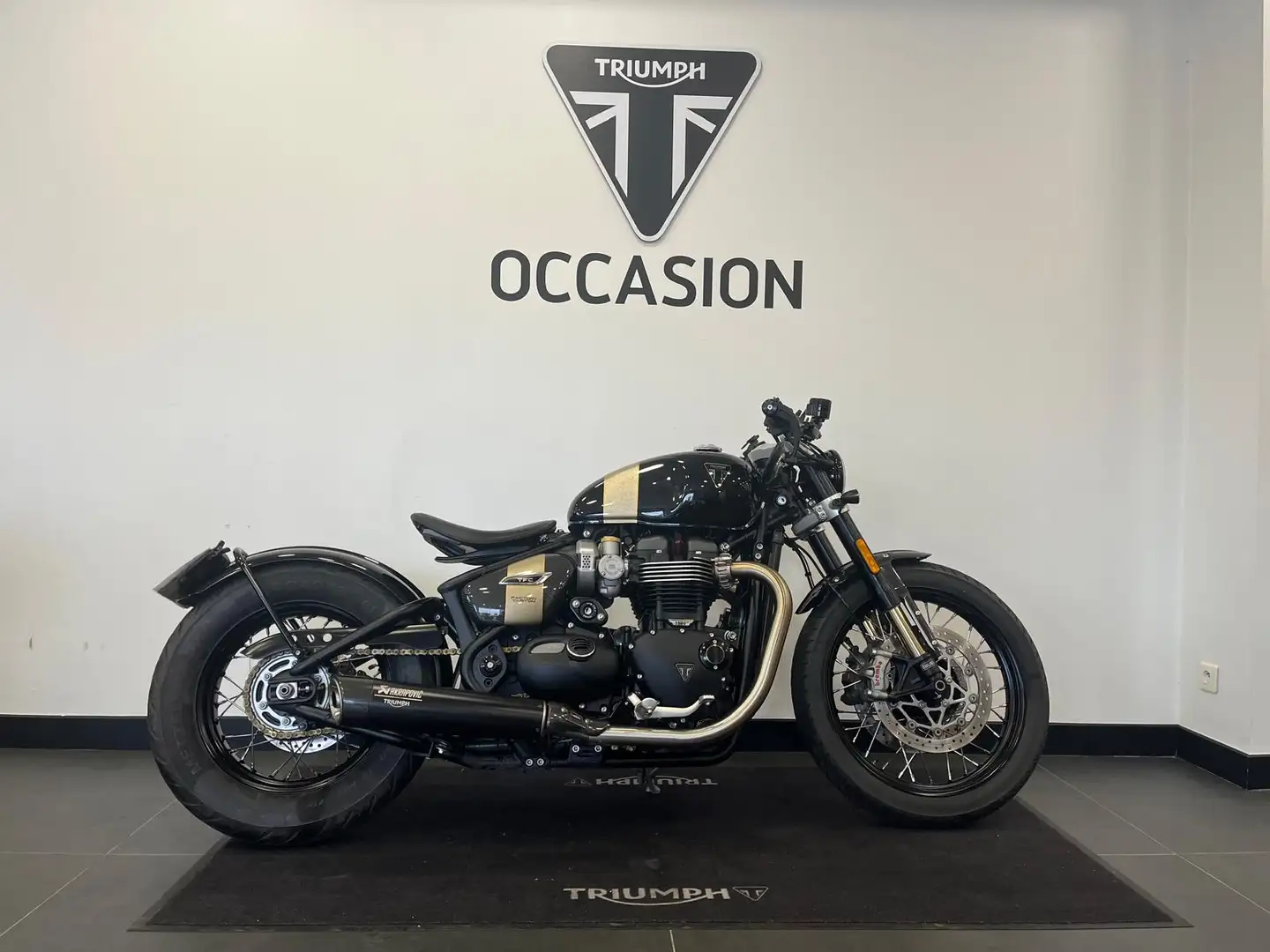 Triumph Bonneville Bobber - 2