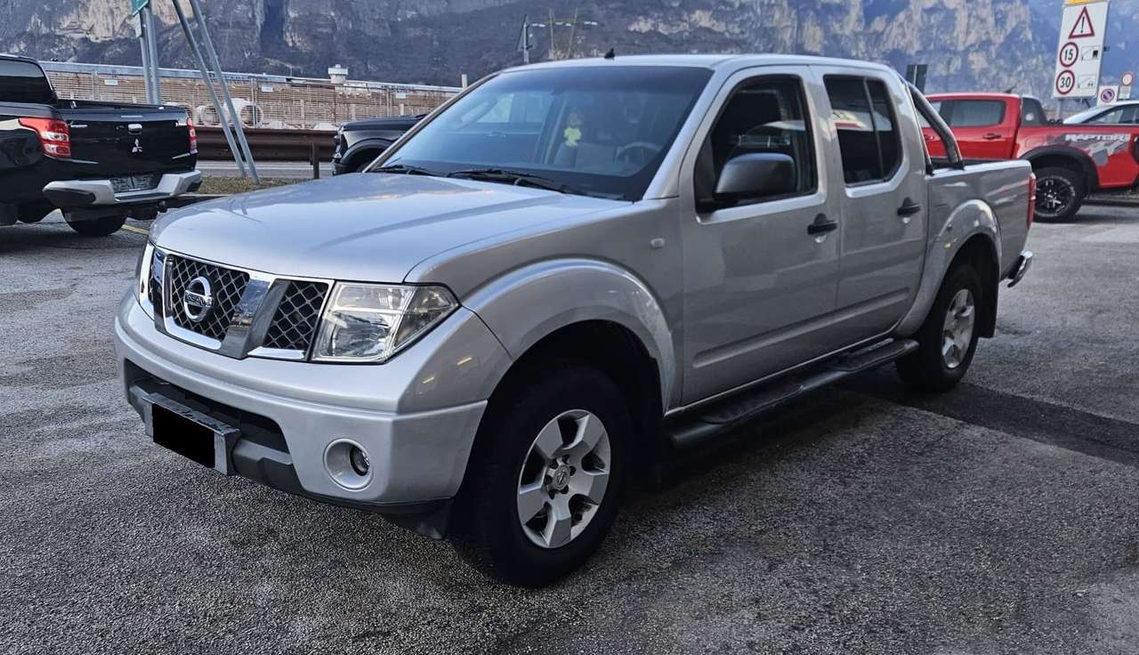 Nissan Navara Navara d.cab 2.5 dci SE 174cv