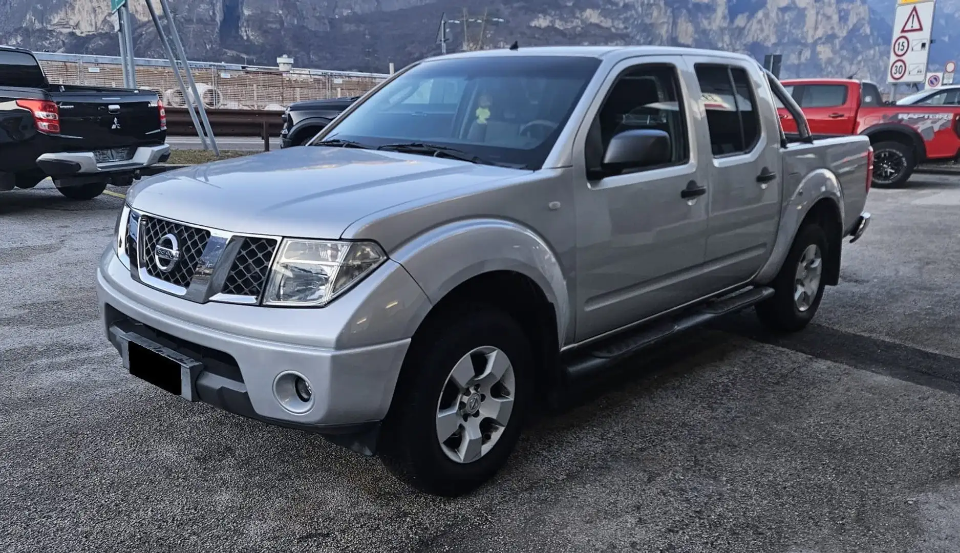 Nissan Navara Navara d.cab 2.5 dci SE 174cv - 1