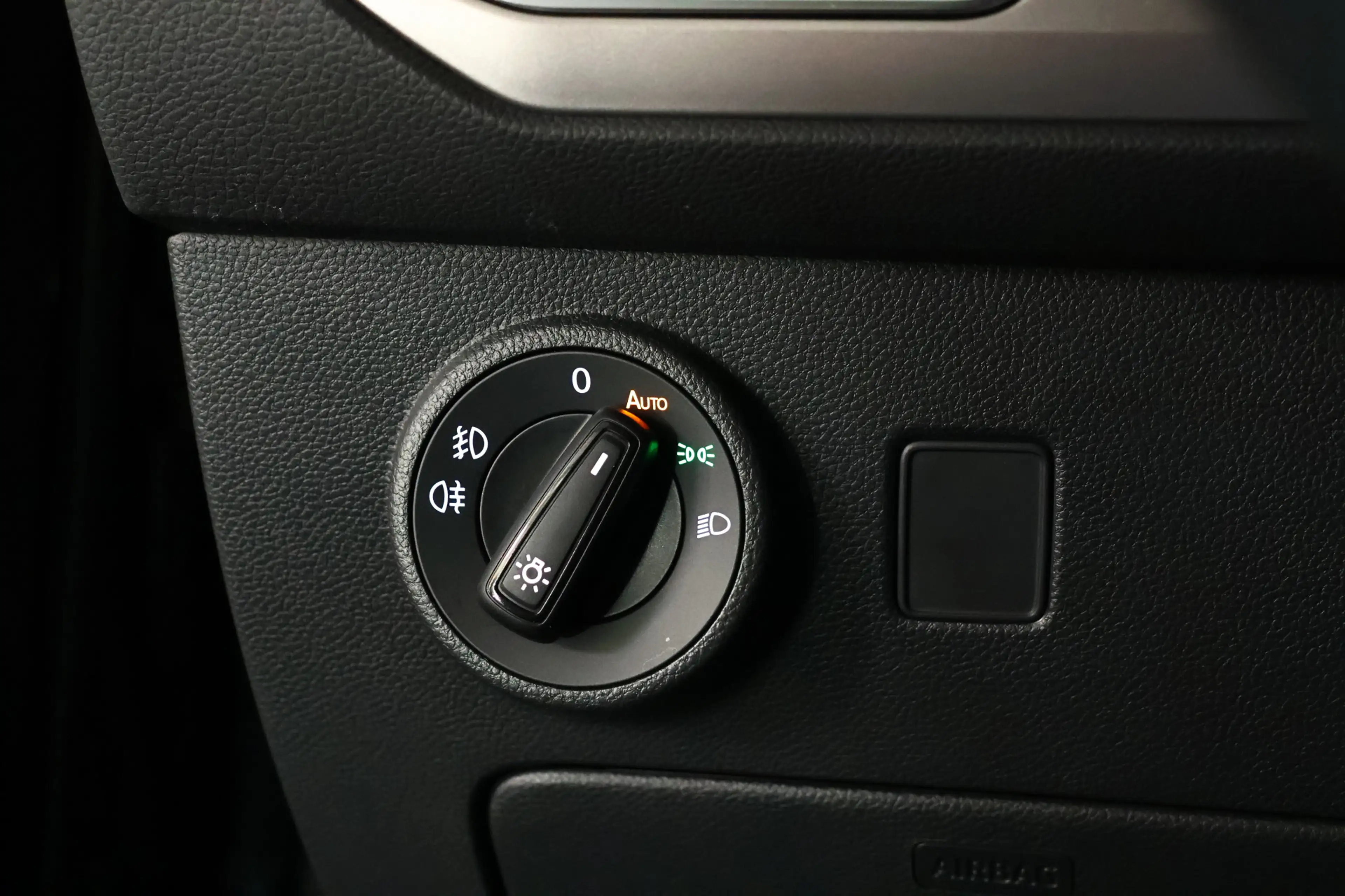 SEAT Ateca 1.5 TSI Xperience / LED / DSG / CarPlay / Cam — photo 18