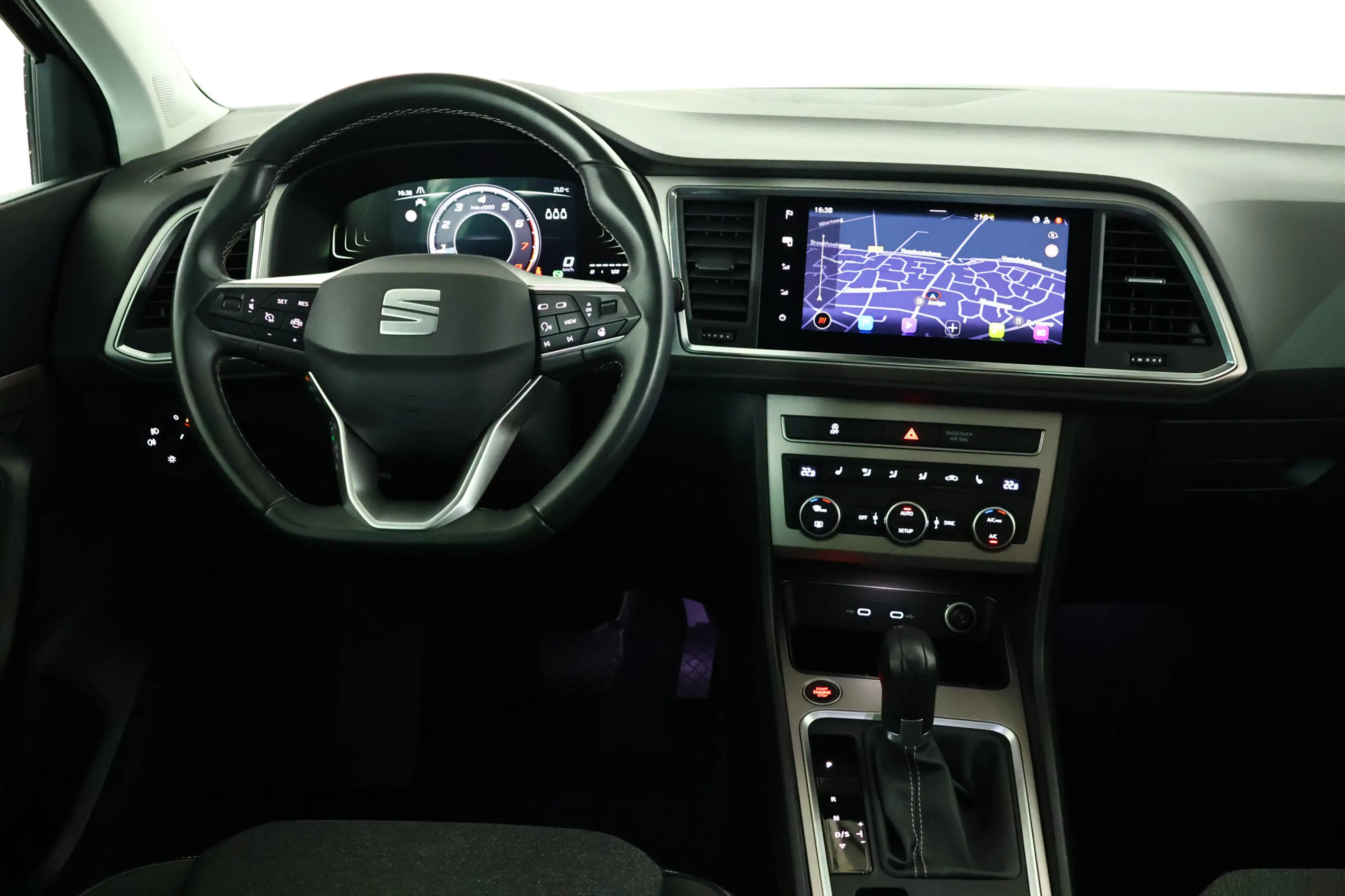 SEAT Ateca 1.5 TSI Xperience / LED / DSG / CarPlay / Cam — photo 17