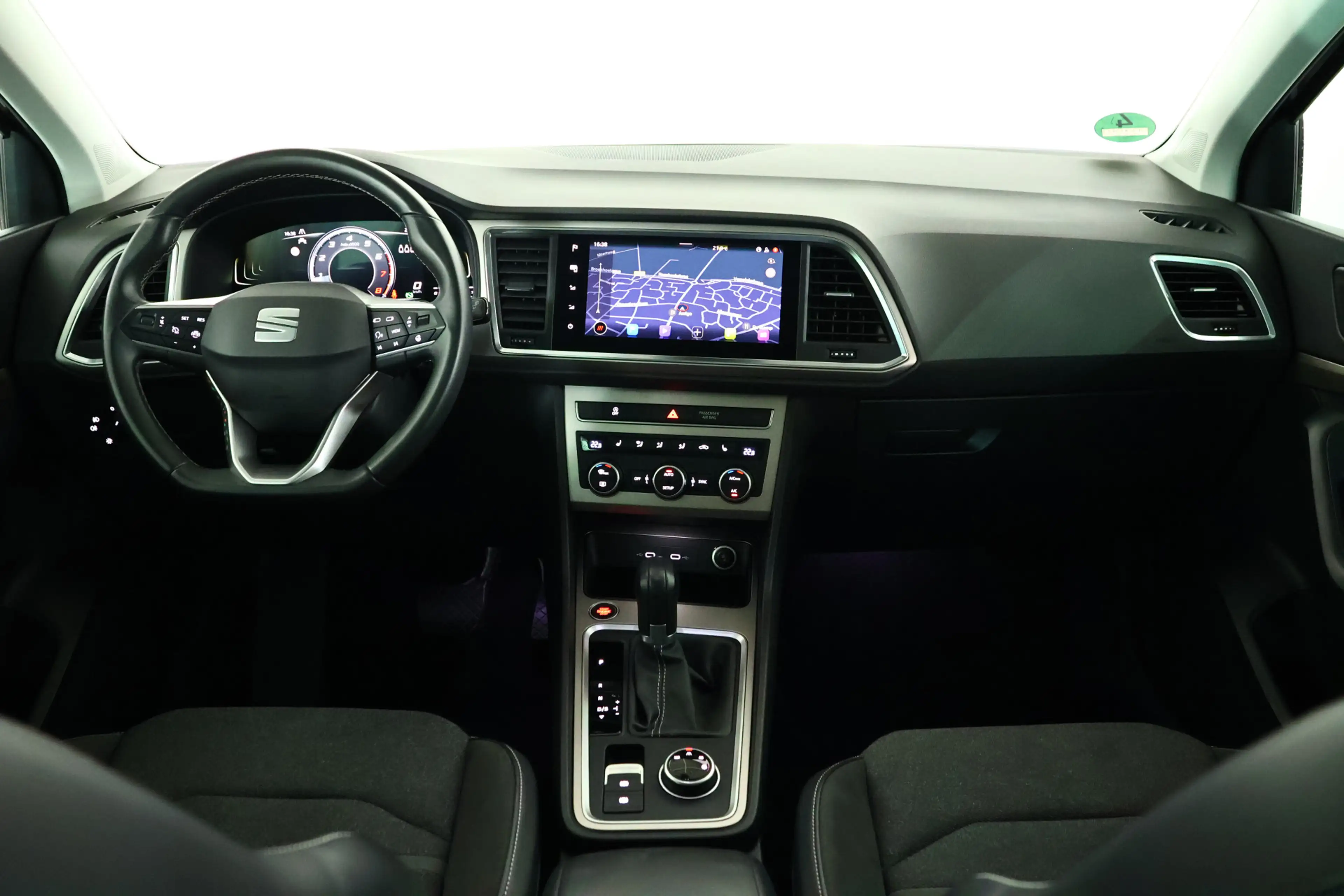 SEAT Ateca 1.5 TSI Xperience / LED / DSG / CarPlay / Cam — photo 16