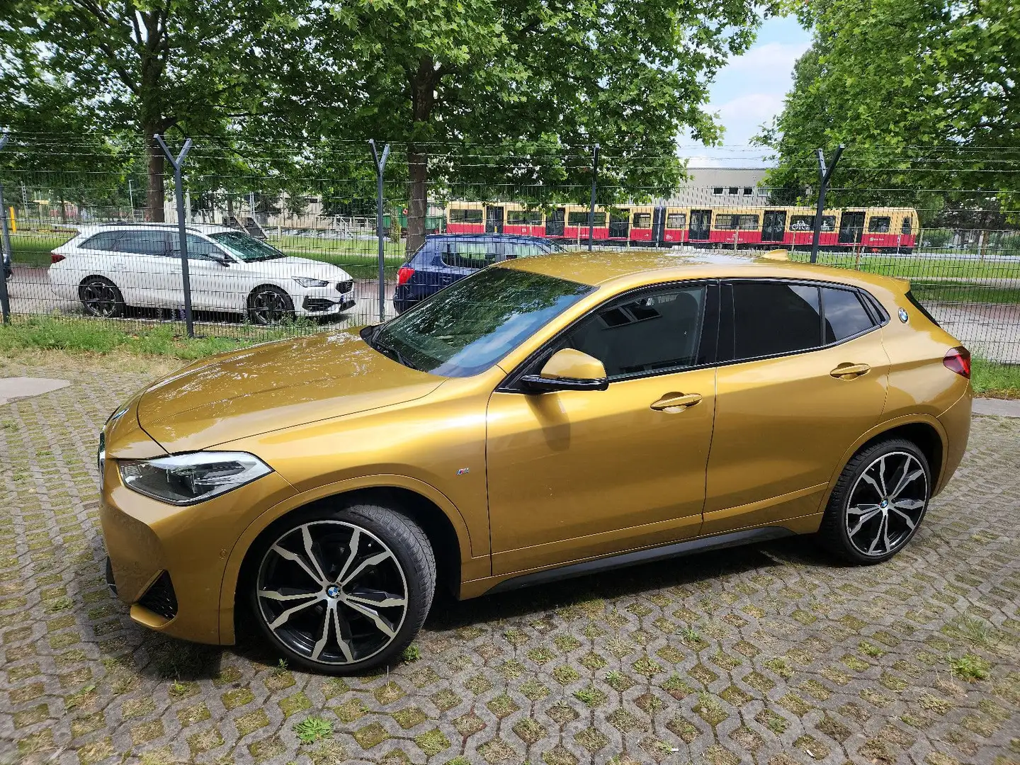 BMW X2 sDrive 18 i M Sport Gold - 2