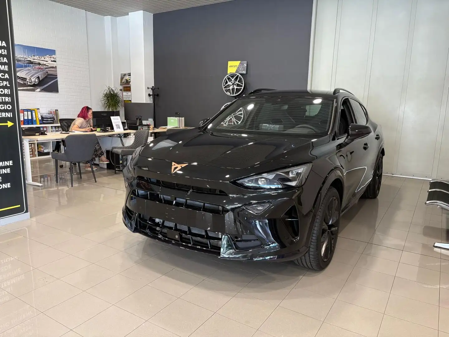 CUPRA Formentor Dark Night 1.5 e-hybrid 204cv PHEV DSG Zwart - 1