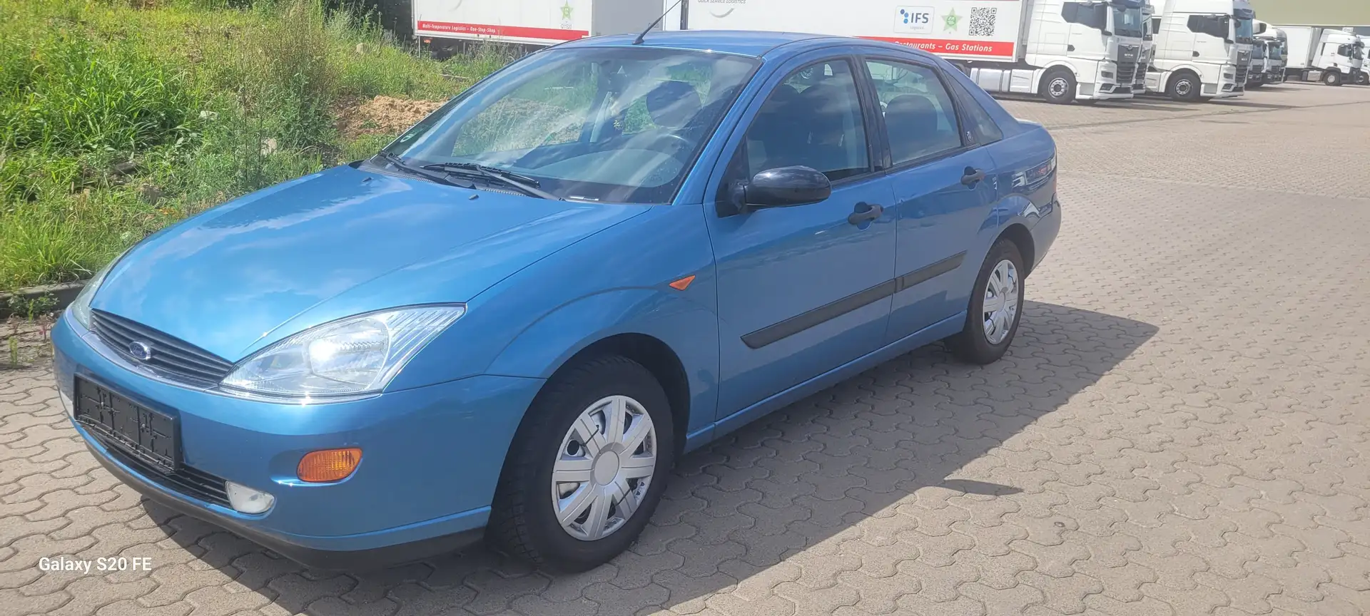Ford Focus Ghia Bleu - 1