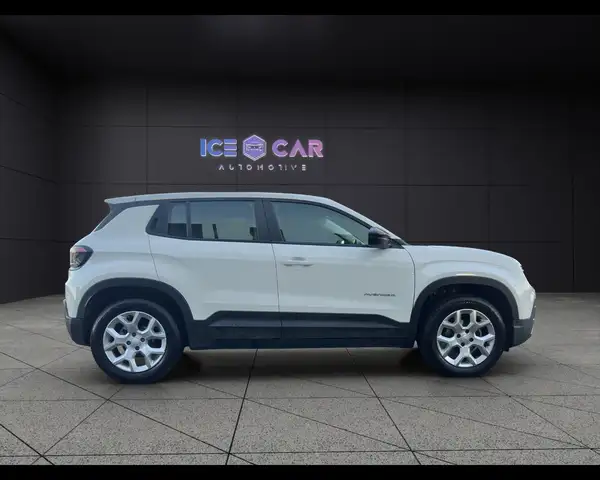 Jeep Avenger view 4