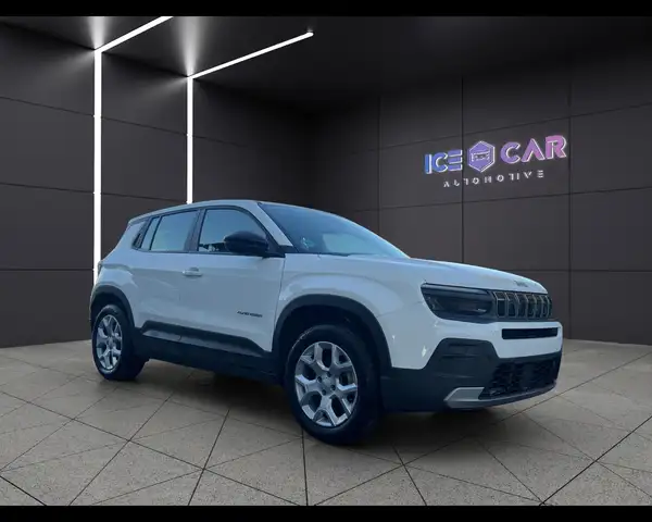 Jeep Avenger view 3