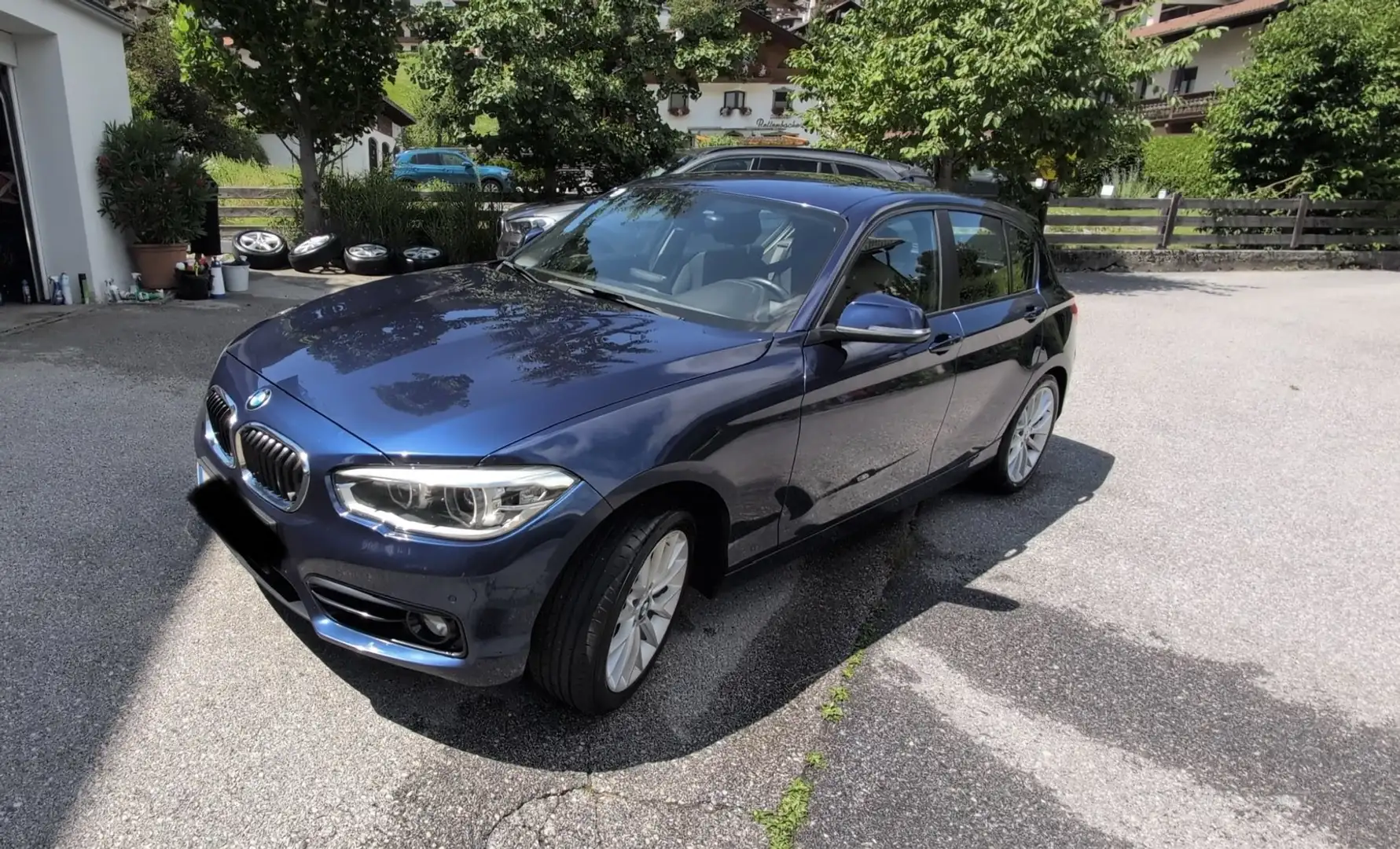 BMW 118 118d xDrive Blau - 1