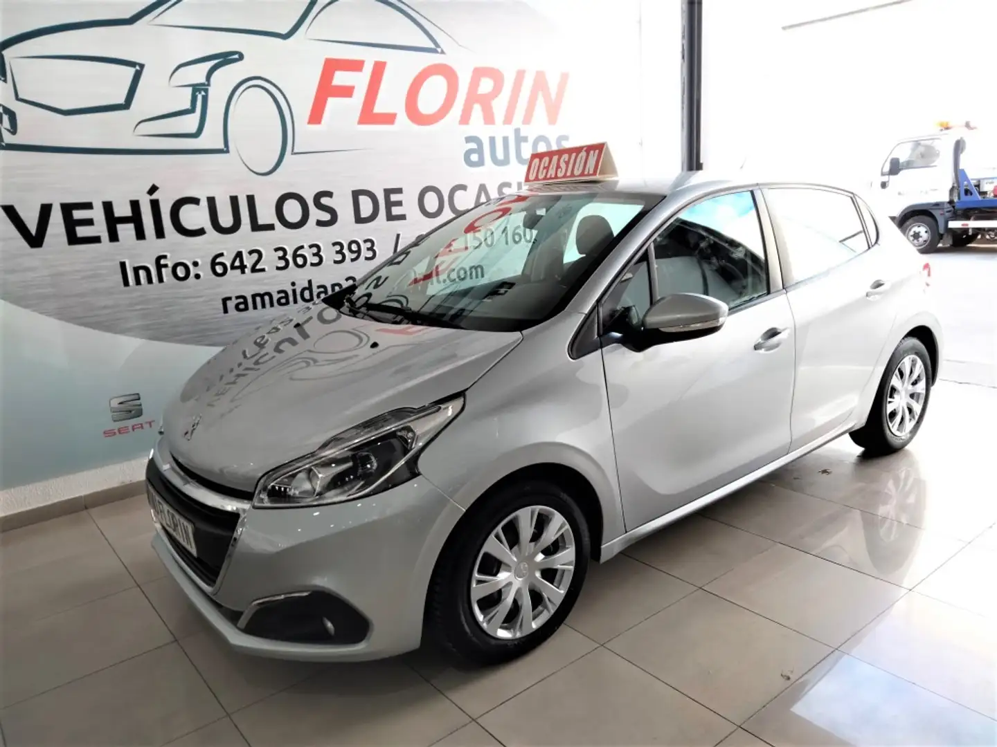 Peugeot 208 1.2 PureTech Access 82 Gris - 2