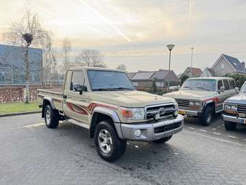 Toyota GRJ79L 2013 Benzine
