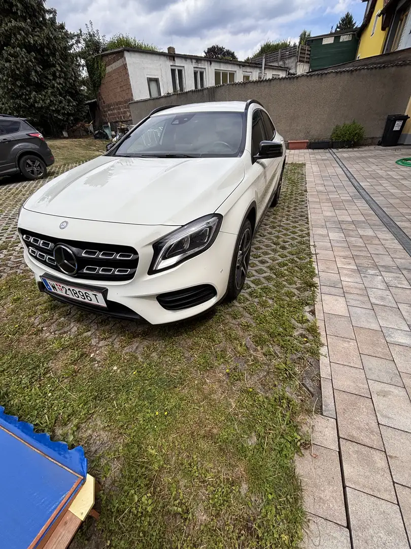 Mercedes-Benz GLA 220 d 4MATIC Aut. - 1