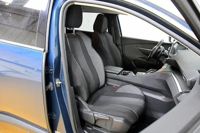 Peugeot 5008 view 4