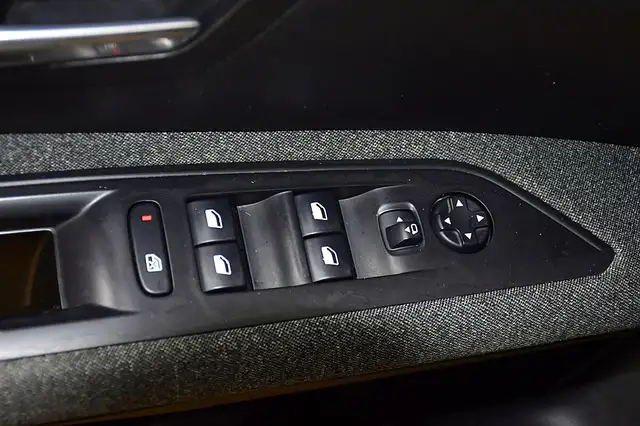 Peugeot 5008 view 10