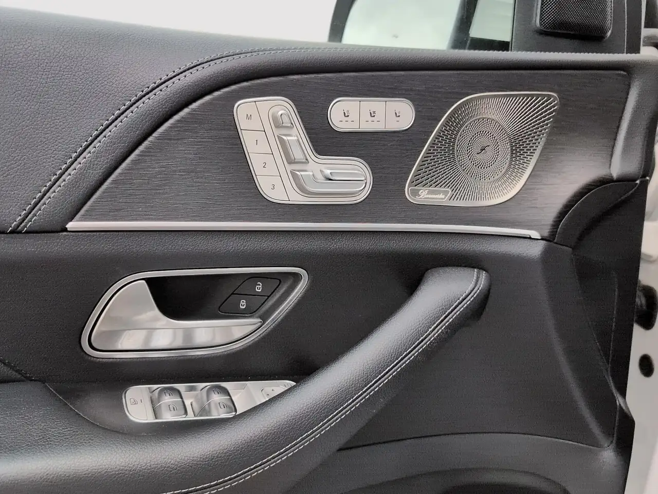 Mercedes-Benz GLE снимка Mercedes-Benz GLE