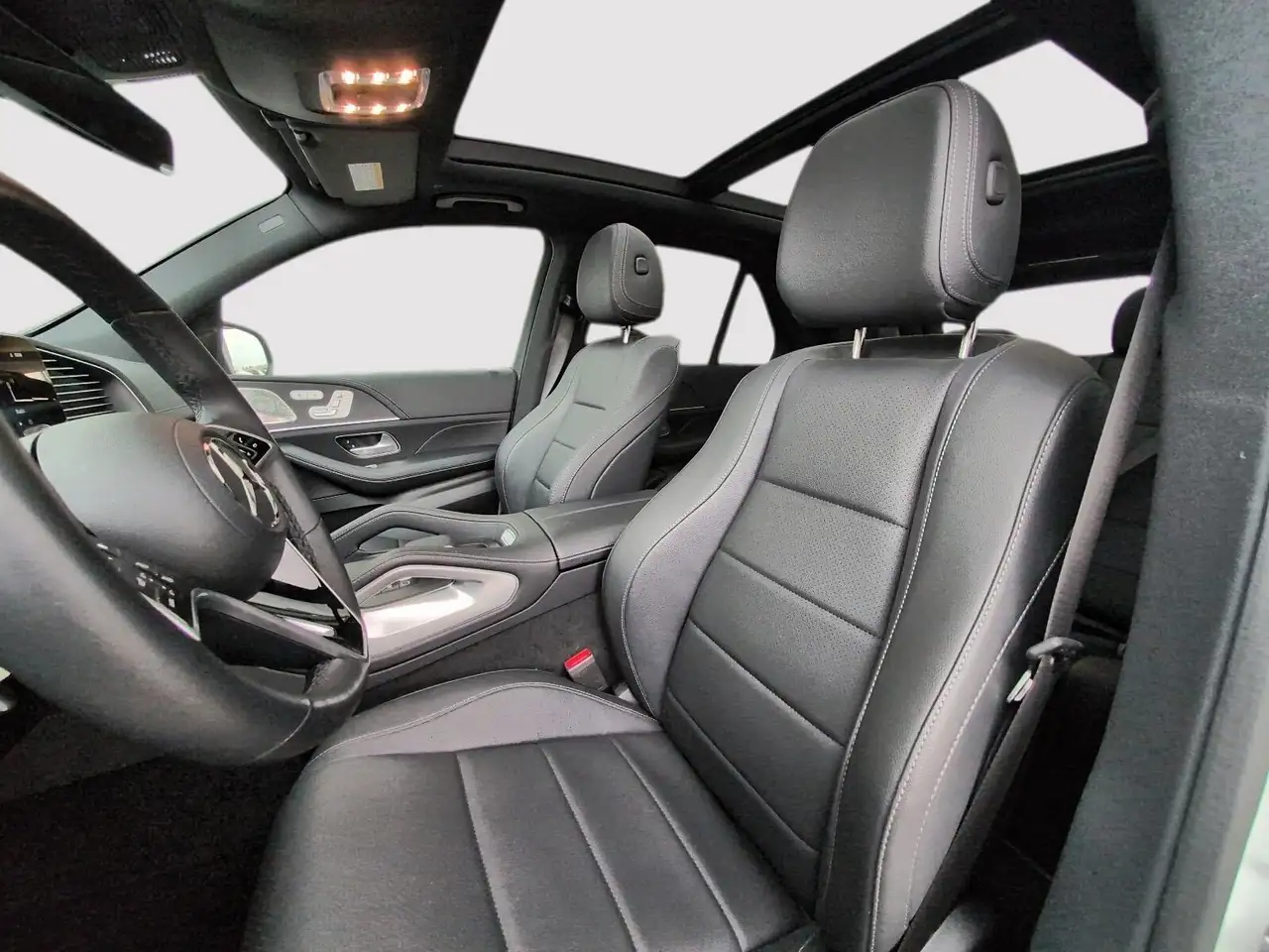 Mercedes-Benz GLE снимка Mercedes-Benz GLE